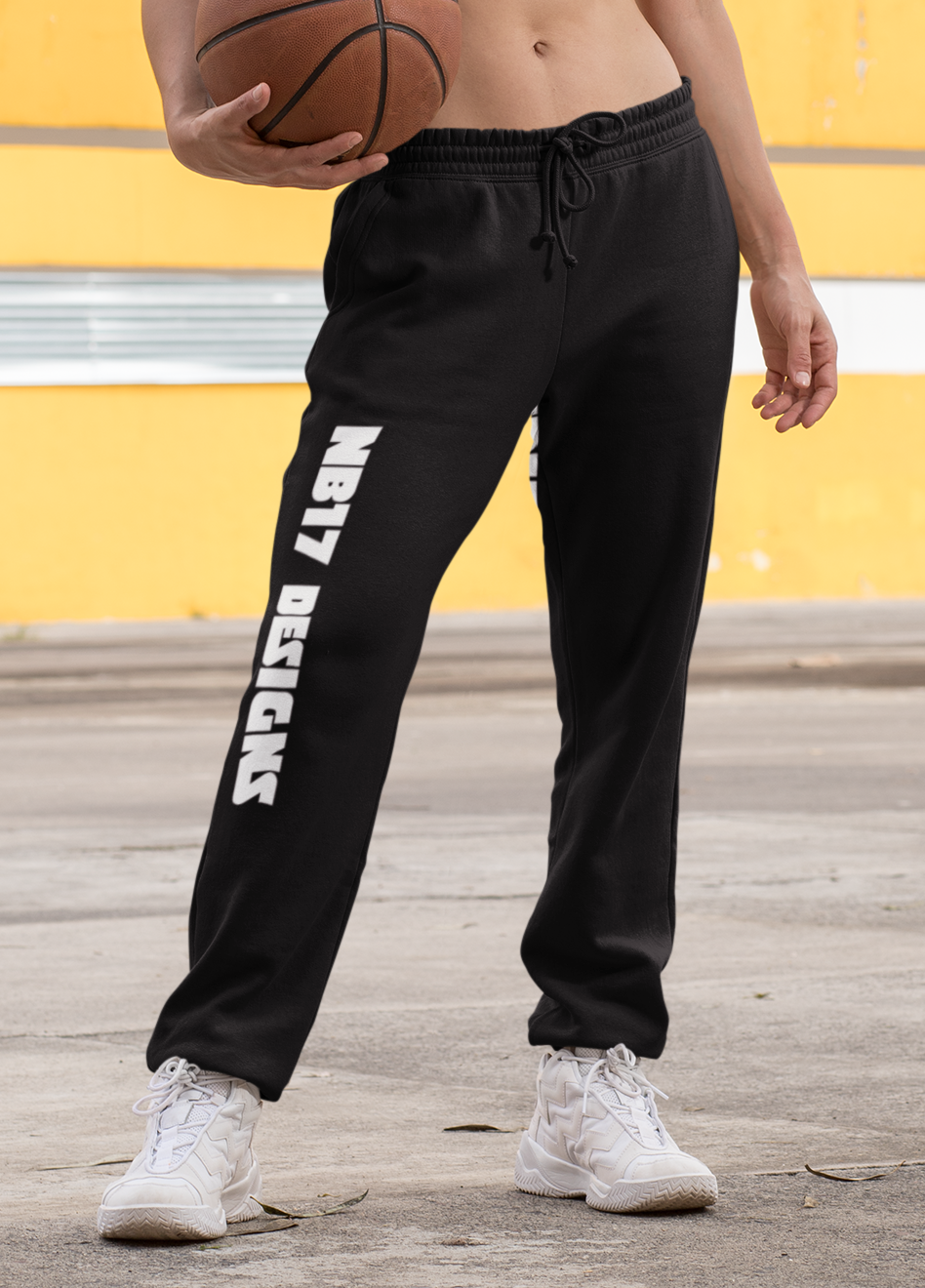 Sweatpants Black.png