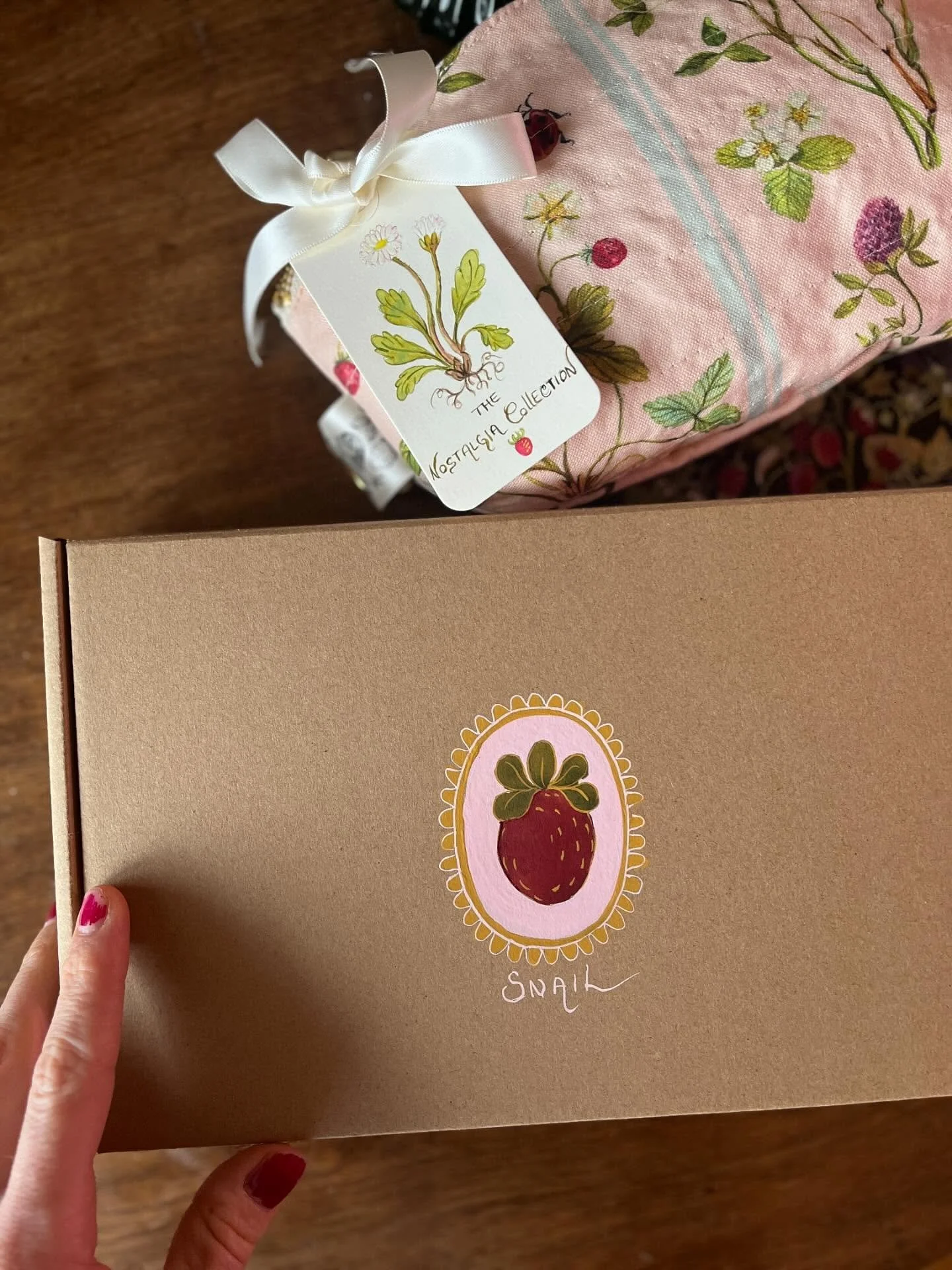 Petal pouches are now available to newsletter subscribers! Check your email for the password to enter the shop. 💫
.
Shop will unlock at 7pm for everyone else! 
.
Because of the US tariffs, unfortunately shipping there is unavailable 😭 
.
Thanks so 