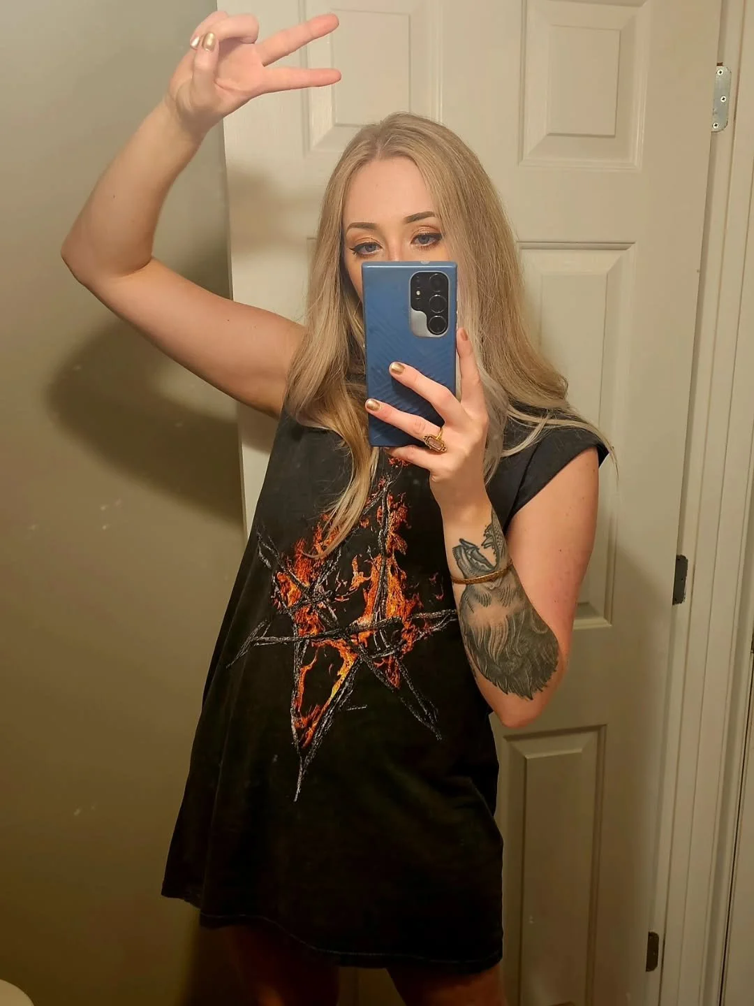 Hey everybody! Now that the fall weather is fully underway and holiday season is approaching quickly, I'm just stopping by to remind everyone that during holiday season, books start to fill up quickly! I highly recommend booking ahead of time so as y