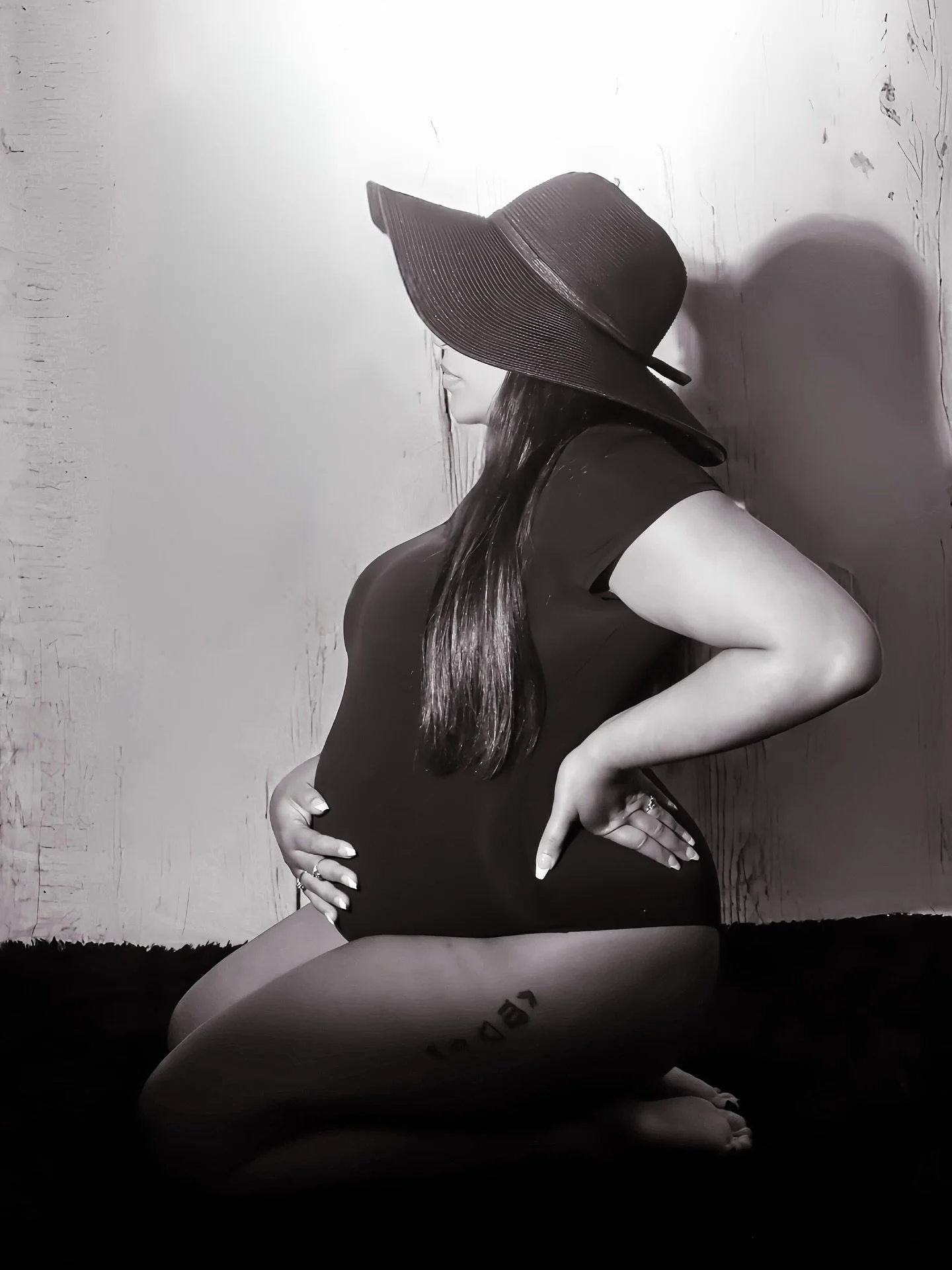 A Mom&rsquo;s Love is unmatched. 
#love #maternity #photoshoot #baby #pregnancy
