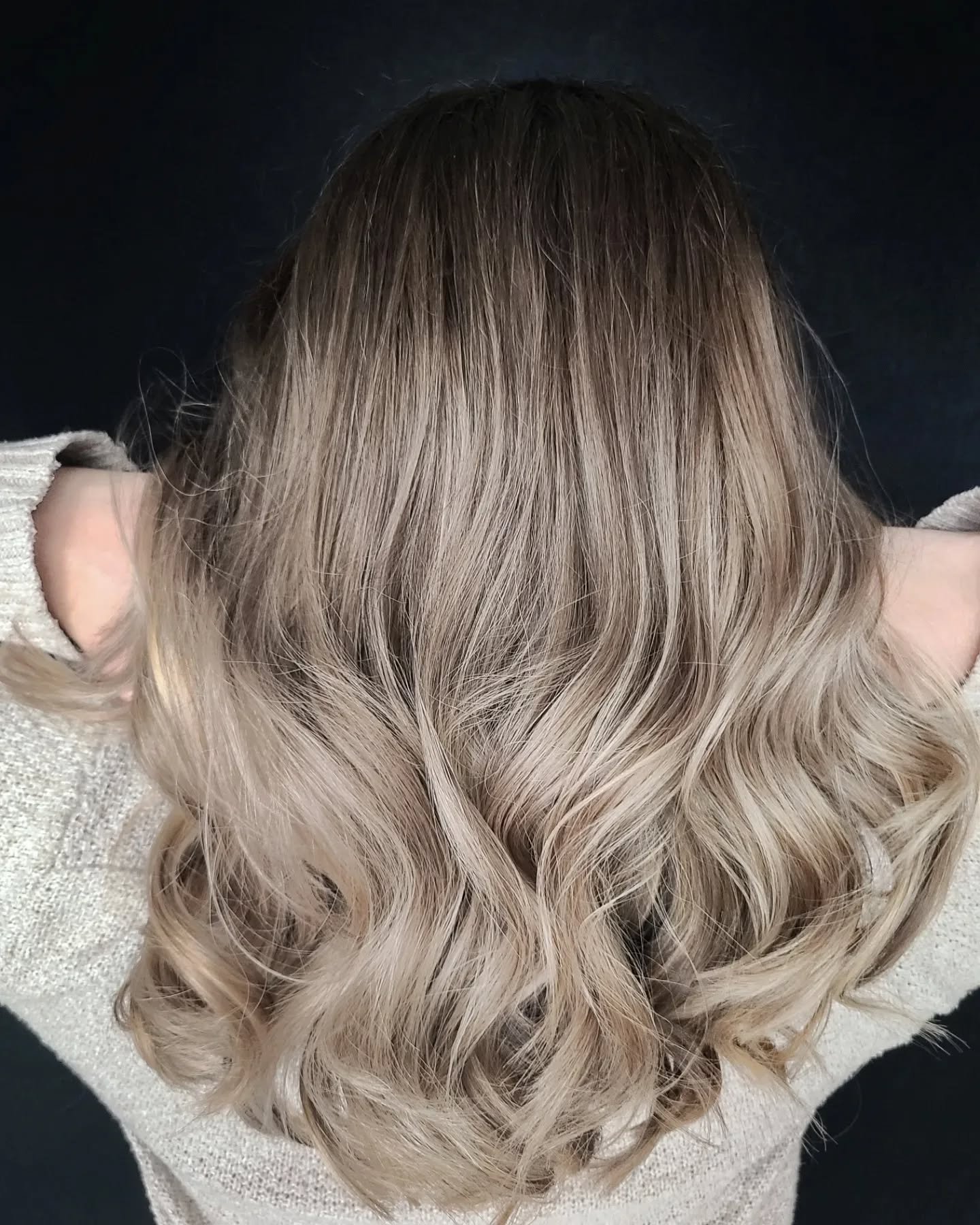 Can you tell we love bayalage??!

Hair by Danielle 

Click the link below to book 👇👇👇 

https://www.vagaro.com/sebeautybar 

. 

&nbsp; #sterlingextensions #sebeautybar #astoriaoregon #pnwsalon #pnwstylist #astoriaoregonhair #browlamination #brows