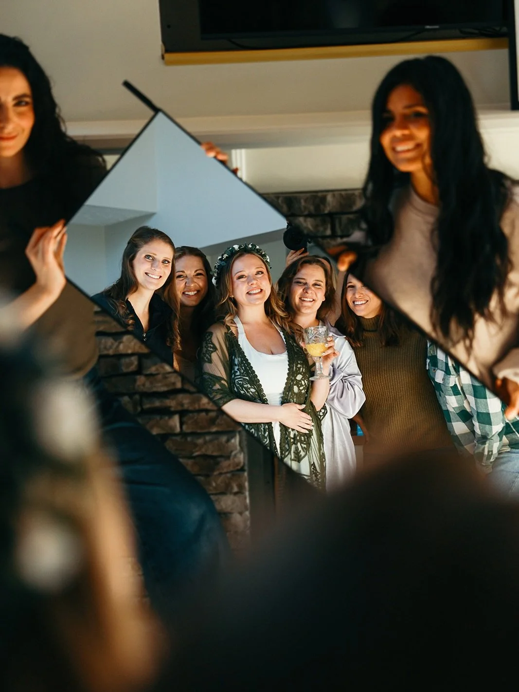 Lindsey&rsquo;s bridal morning 👰🏻&zwj;♀️
There are special mornings when time seems to slow down&hellip; A little excitement, anticipation, smiles, and the feeling that something truly important is about to begin.
Lindsey in this moment is so soft,