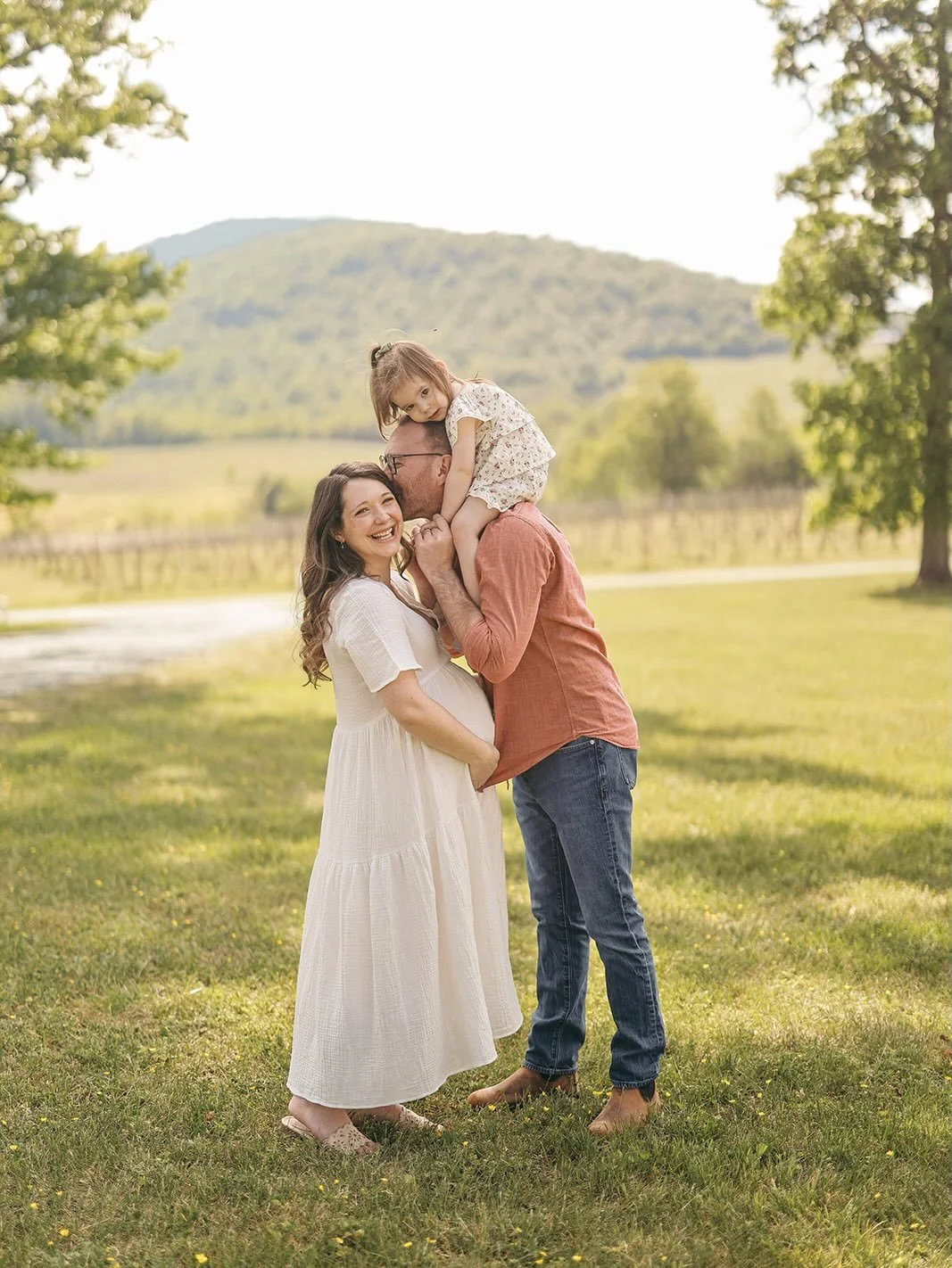 There&rsquo;s something so special about capturing families in this season, the in-between moments, the growing bellies, the little ones who won&rsquo;t stay little for long 

Family Minis are here:
Grace Estate, Crozet + Foxhaven Farm
Sunday, June 1