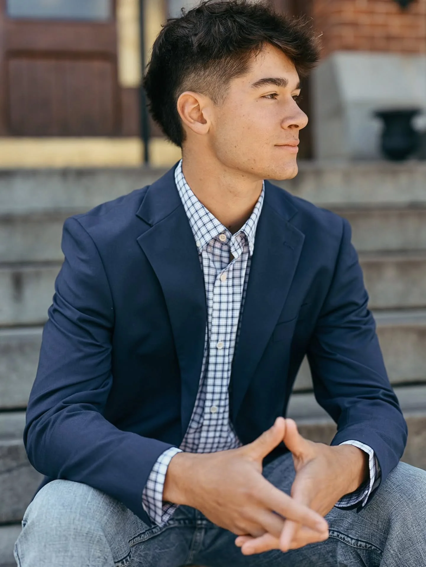 "Senior session season is still going strong, and it&rsquo;s definitely not too late to book yours ✨

I loved this session so much - relaxed, confident, natural, and full of personality. Senior photos don&rsquo;t have to feel stiff or awkward. M