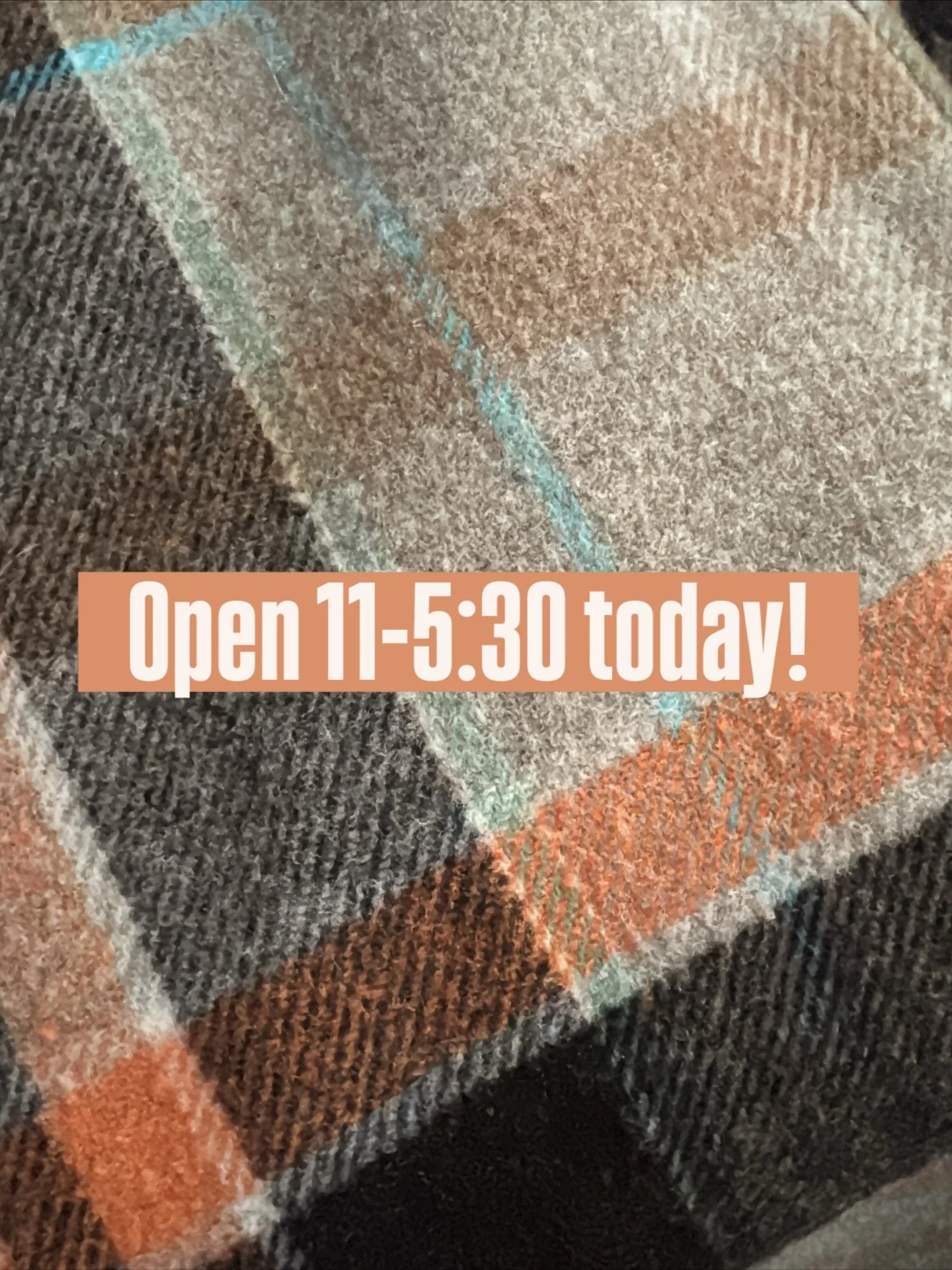 We’re open today from 11–5:30 at fox + doe! 🍂✨
Thinking about consigning with us? A friendly reminder:
✔️ 25-item limit per drop-off
✔️ Items must be seasonally appropriate (winter!!), freshly laundered, wrinkle-free & in excellent