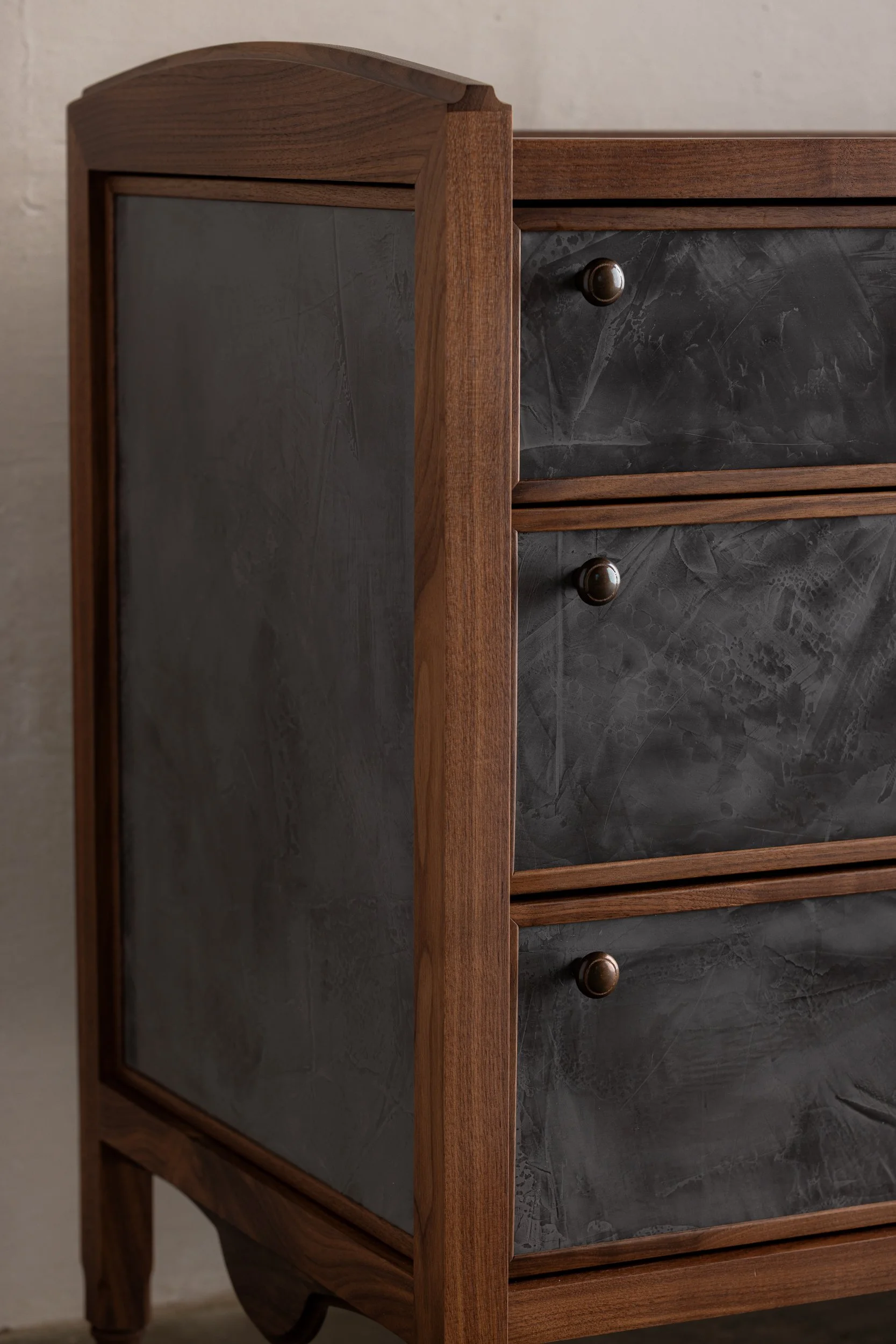 Oiled Walnut w/ Off Black Venetian Plaster
