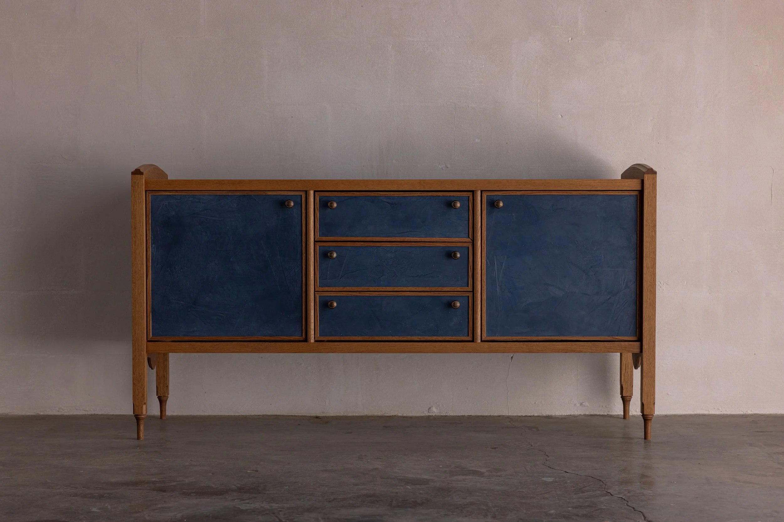 Fumed Oak w/ Dark Blue Venetian Plaster