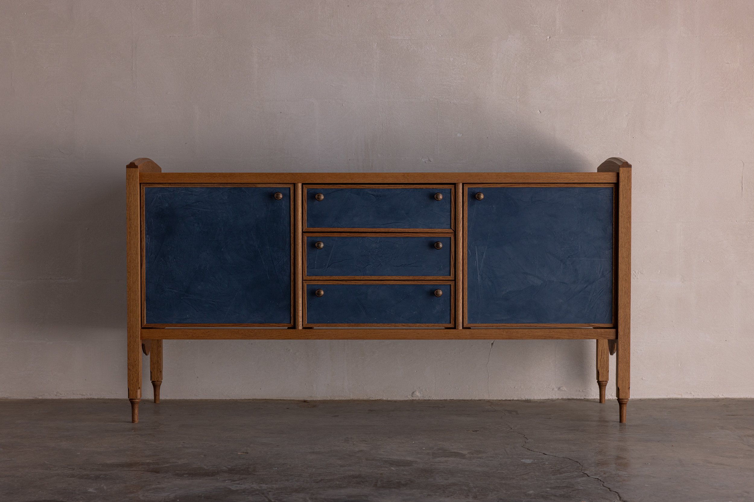 Fumed Oak w/ Dark Blue Venetian Plaster