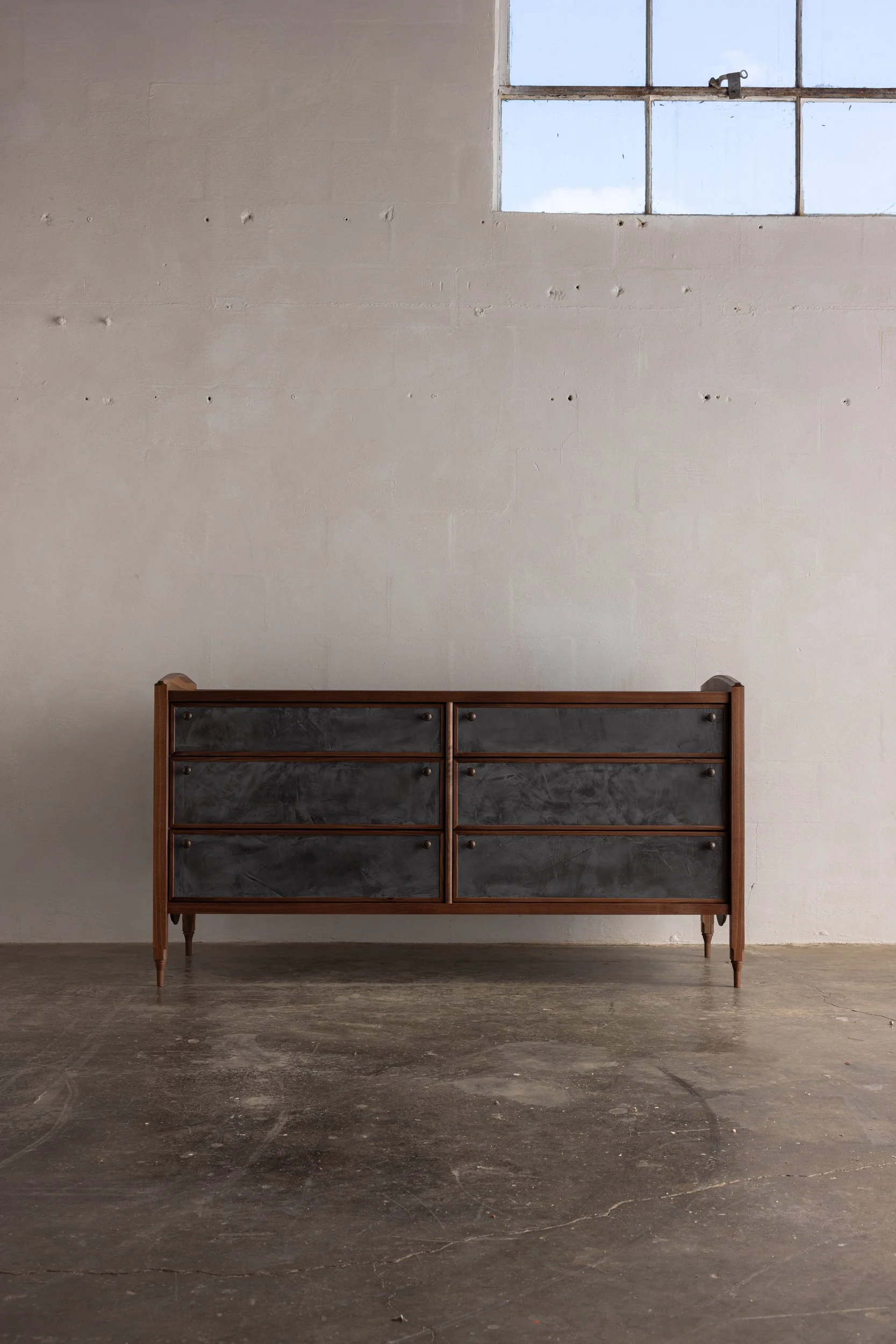 Oiled Walnut w/ Off Black Venetian Plaster