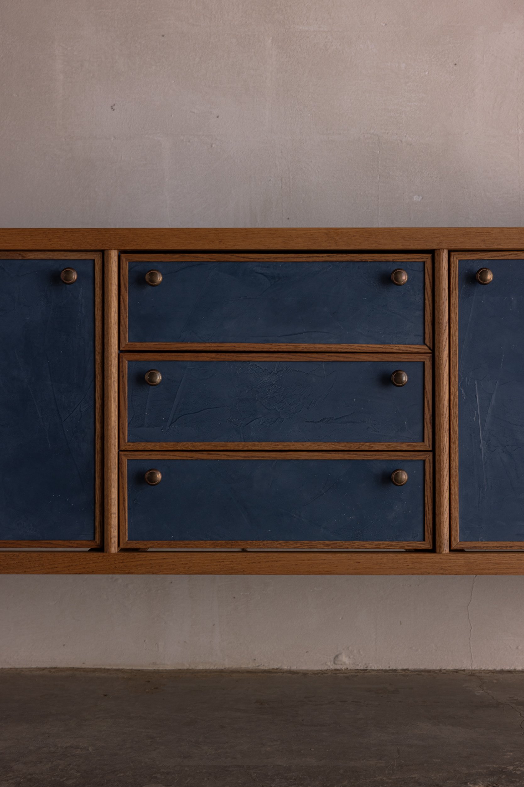 Fumed Oak w/ Dark Blue Venetian Plaster