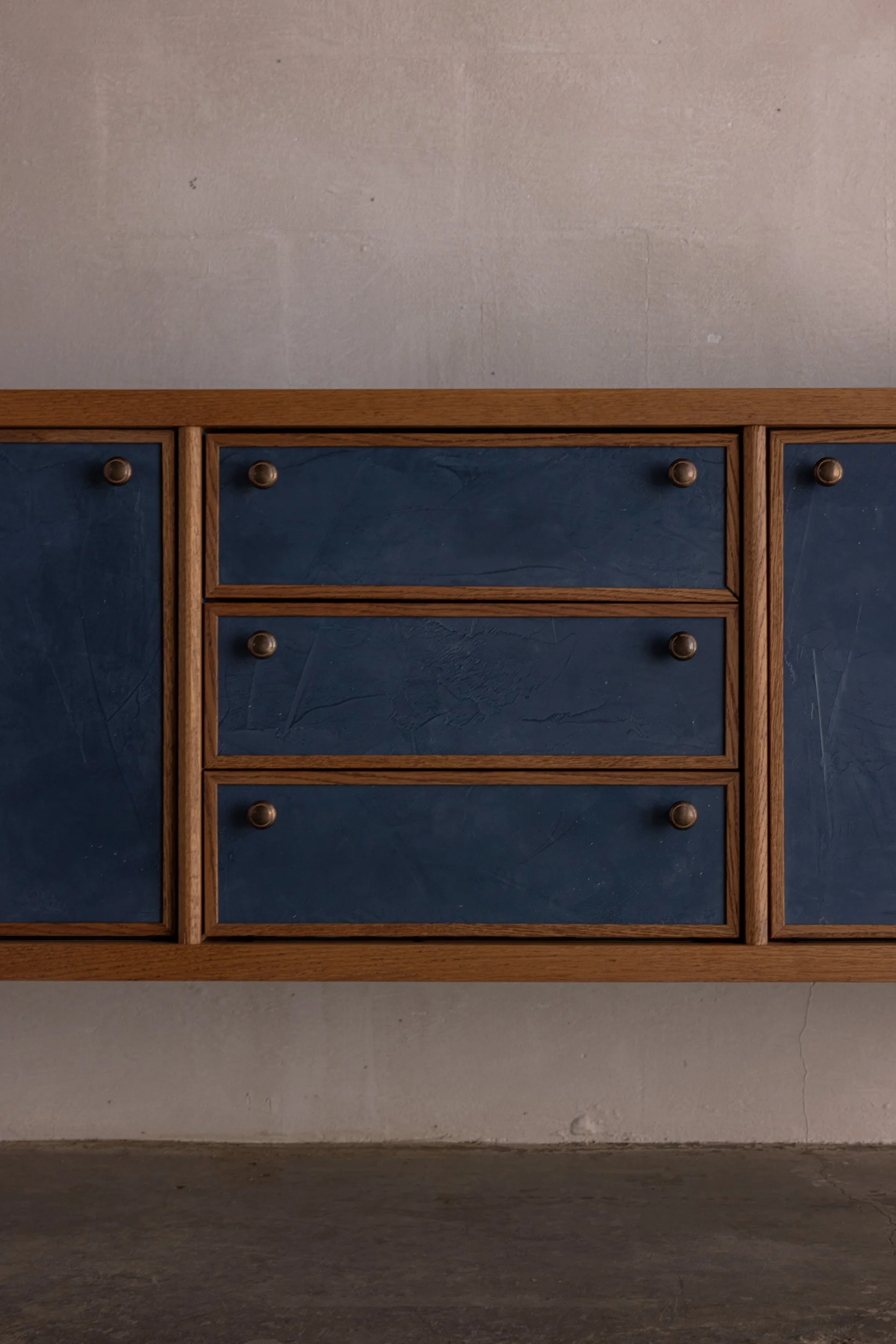 Fumed Oak w/ Dark Blue Venetian Plaster