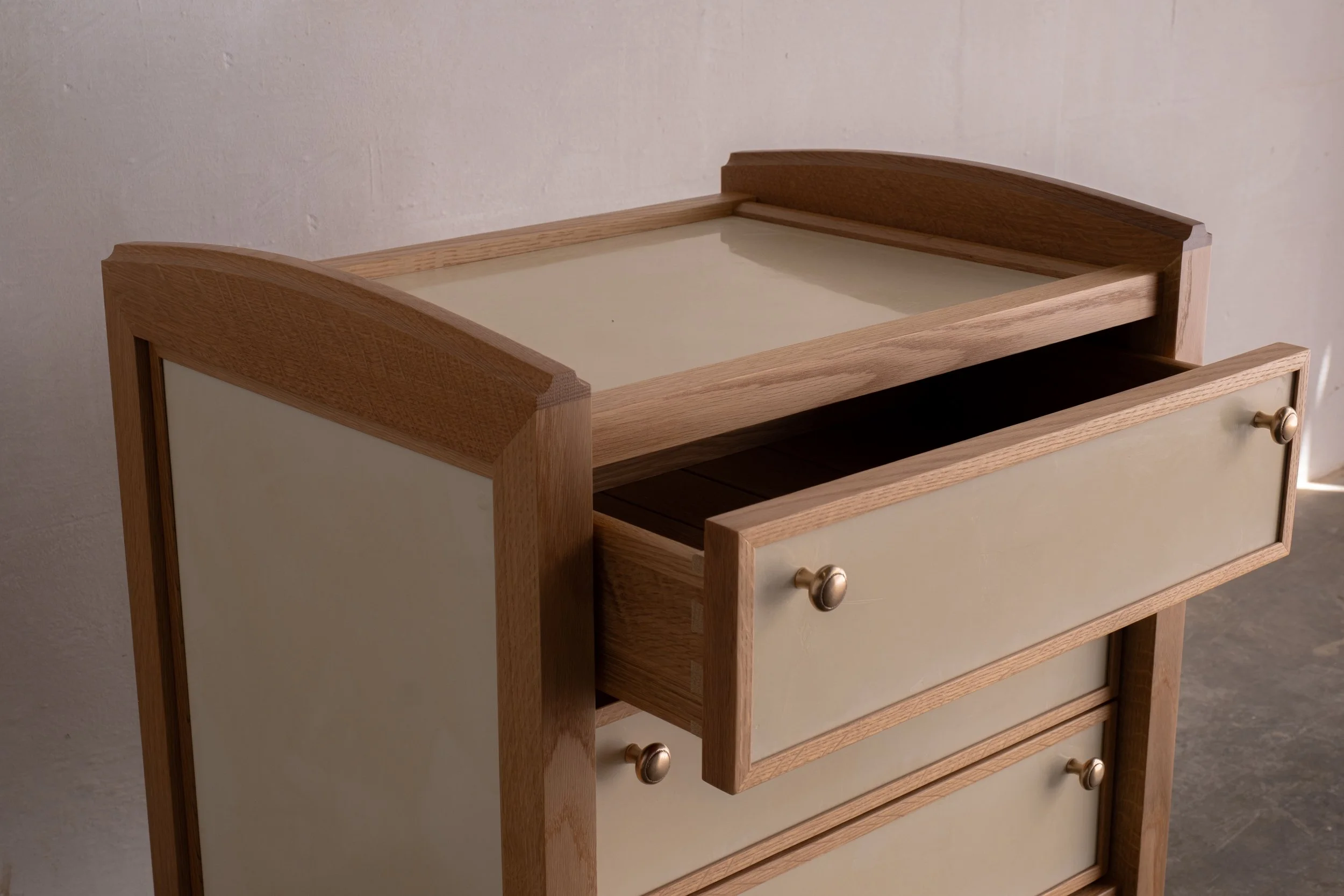 Oiled Oak w/ Off White Venetian Plaster