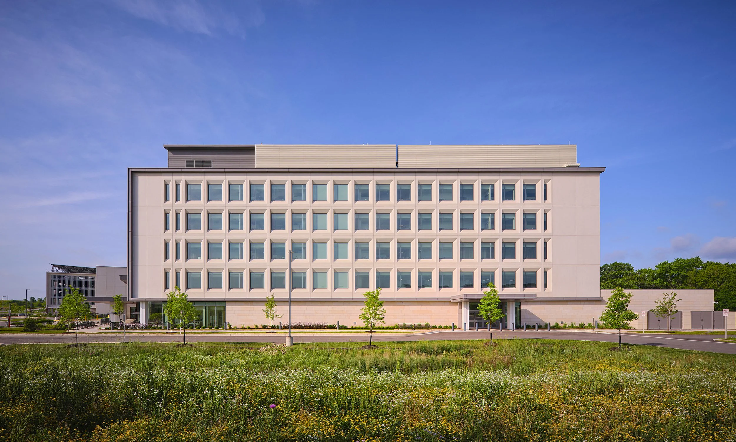 UW Health Eastpark 7683_N31_hrlandscape-1.jpg