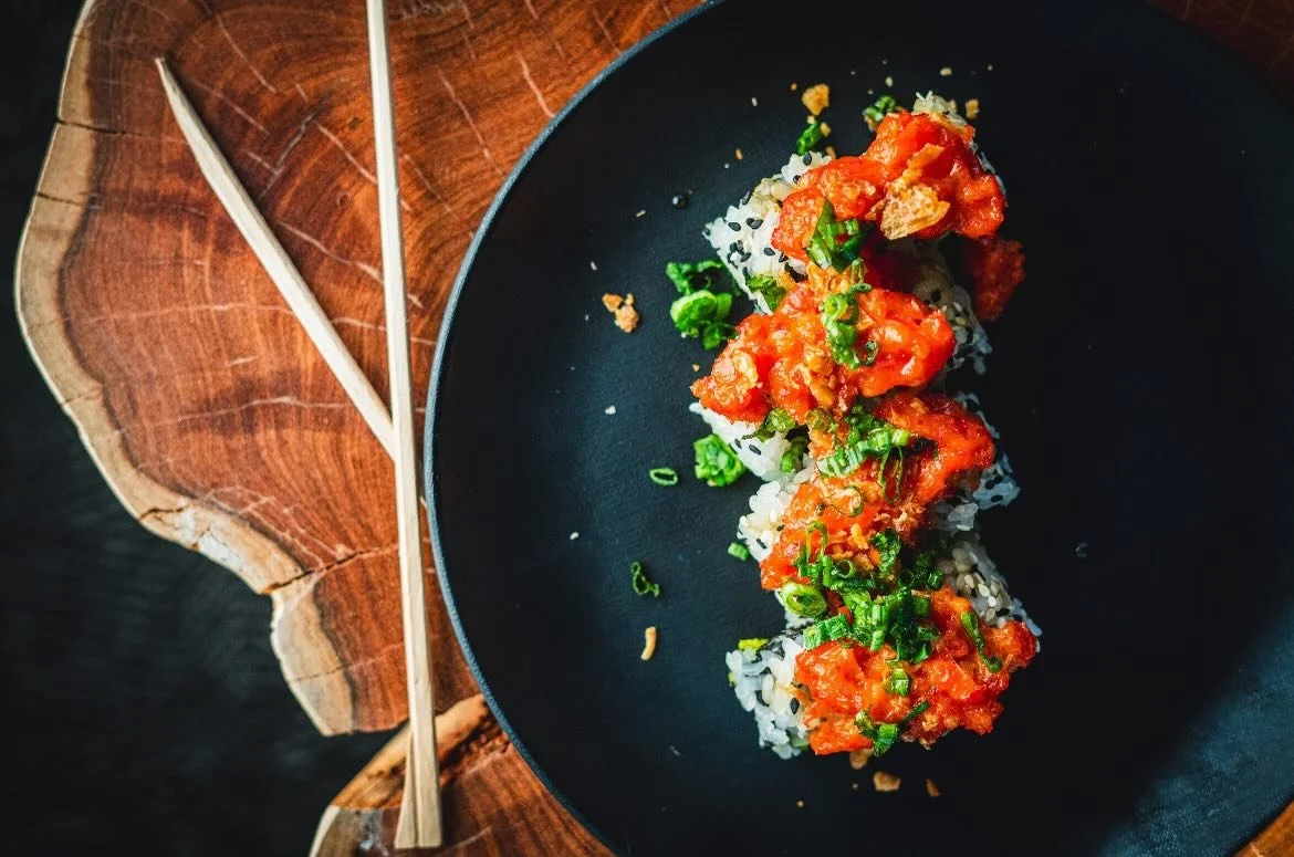 Did you know, in addition to temaki, we also offer uramaki? We have a variety of rolls to choose from, come discover your new favorite!