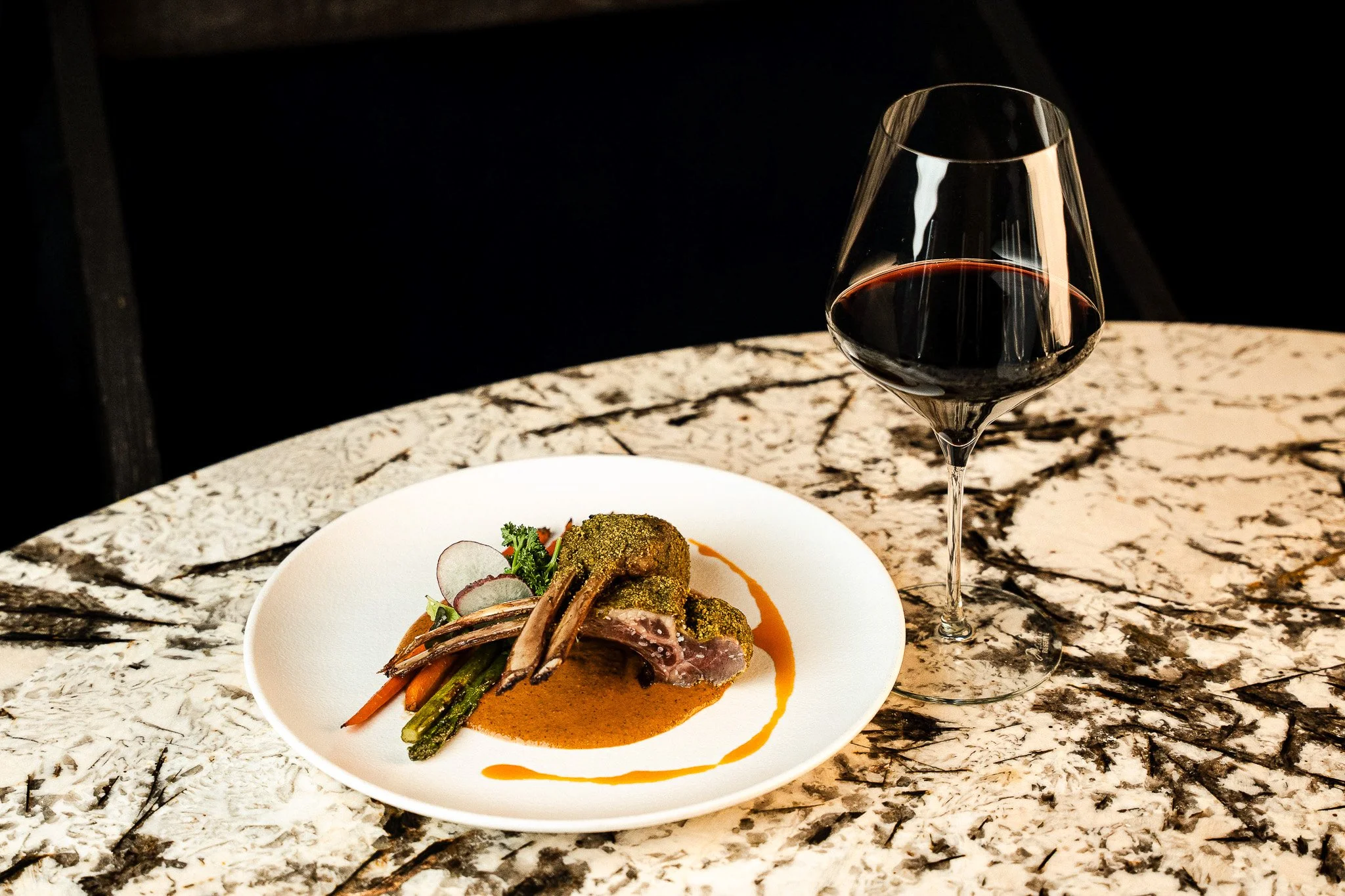 A Beginner’s Guide to Wine Pairing with Belizean Cuisine 