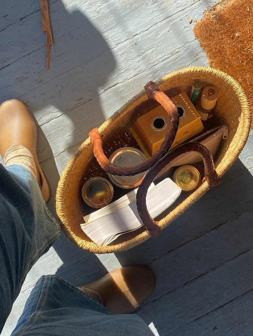 a little &ldquo;what&rsquo;s in my basket&rdquo; from a recent postpartum visit

a big jar of tea steeping, moxa box for womb support, an herbal blend of passionflower, calendula and freesia for a foot soak, living libations oil for massage, tincture
