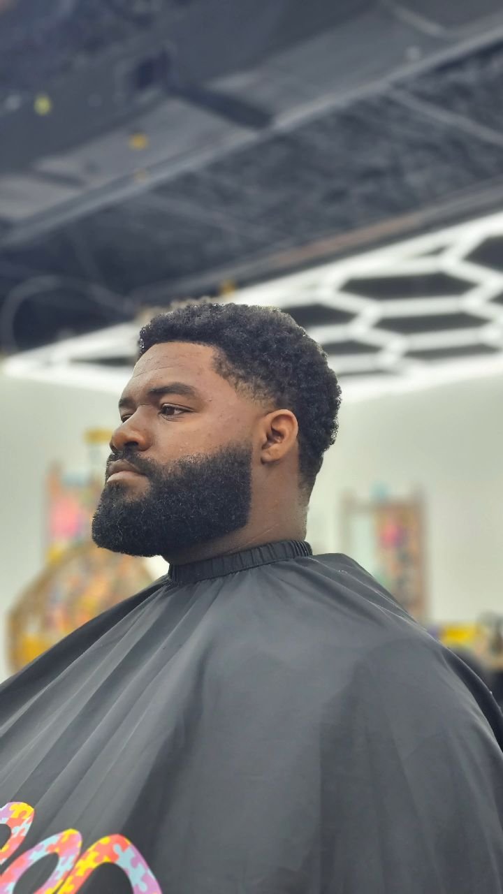 ๐๐ชฎ Pop Afro Haircut is here for YOU.
No stress. No guessing. Just skilled barbers who know Afro hair-fades, shape-ups, natural styles, and all.
Precision. Style. Peace of mind.
Book now at PopDestin.com
#BarberLife #BarbershopConnect #BarberLove