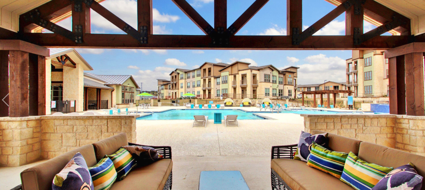 Estraya Falcon Pointe Pool.png