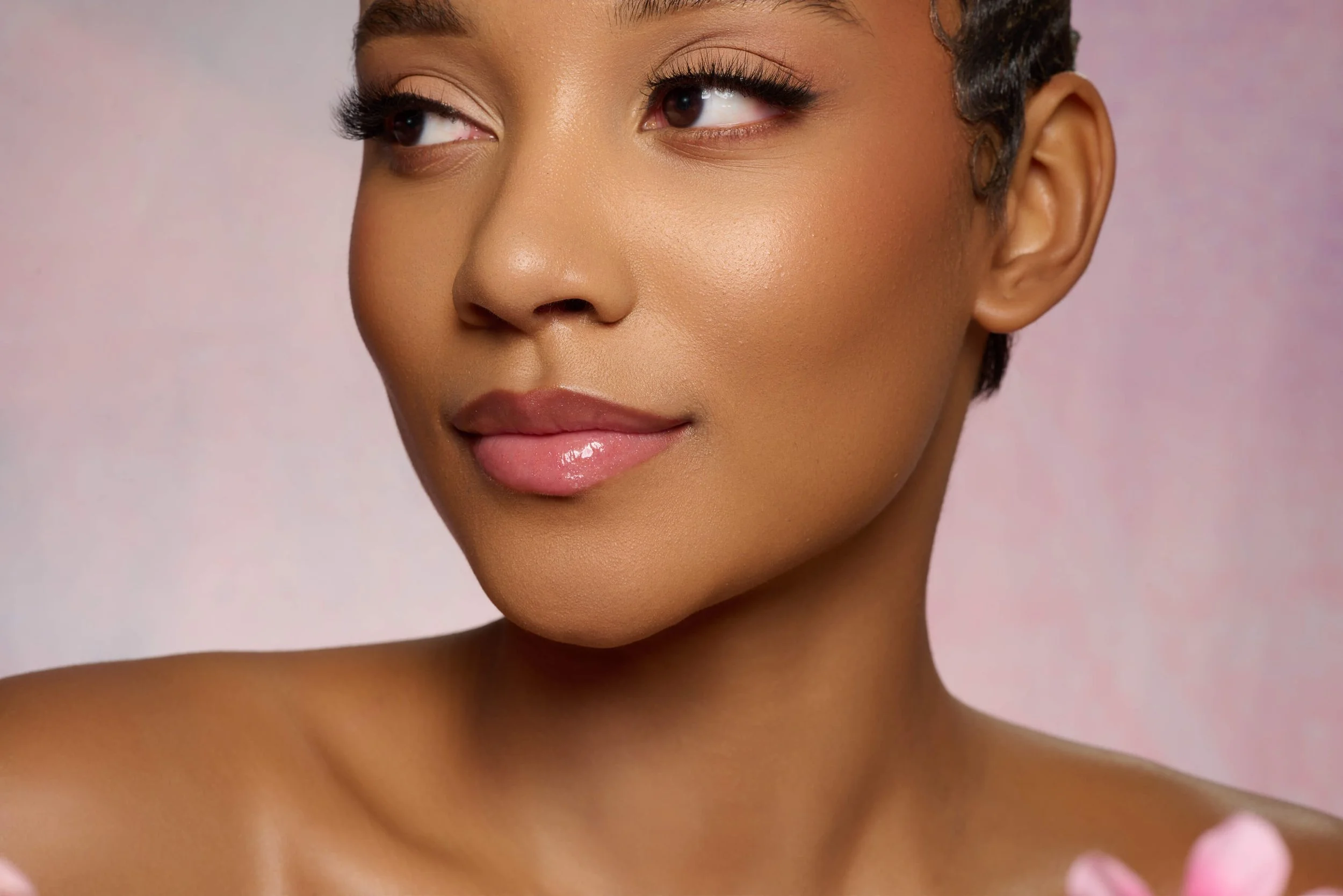 2025_SJ0303_BeautyInBloom_088_GLOSS_FROSE_022.jpg
