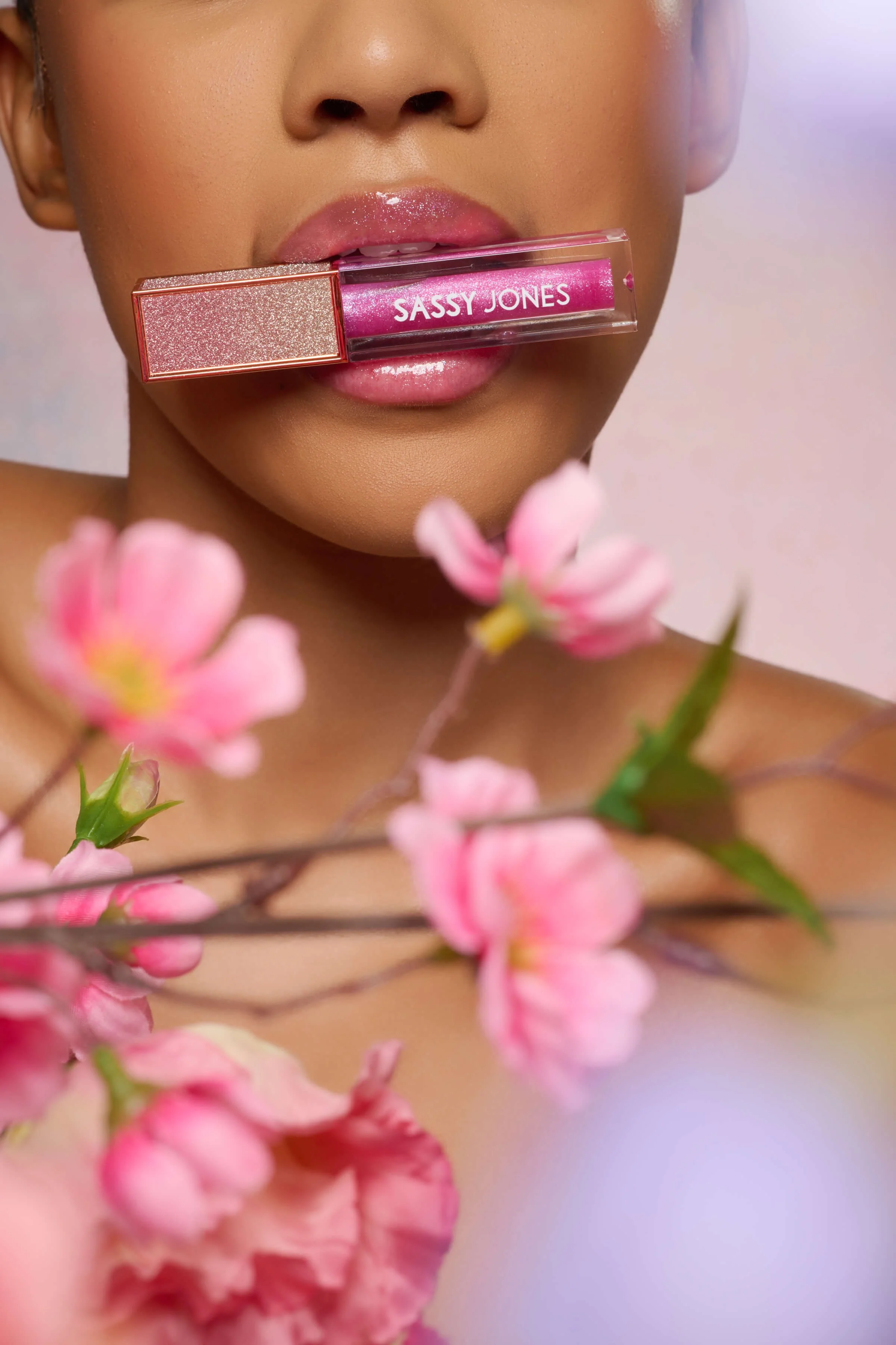 2025_SJ0303_BeautyInBloom_116_GLOSS_SIDE_PIECE_023.jpg