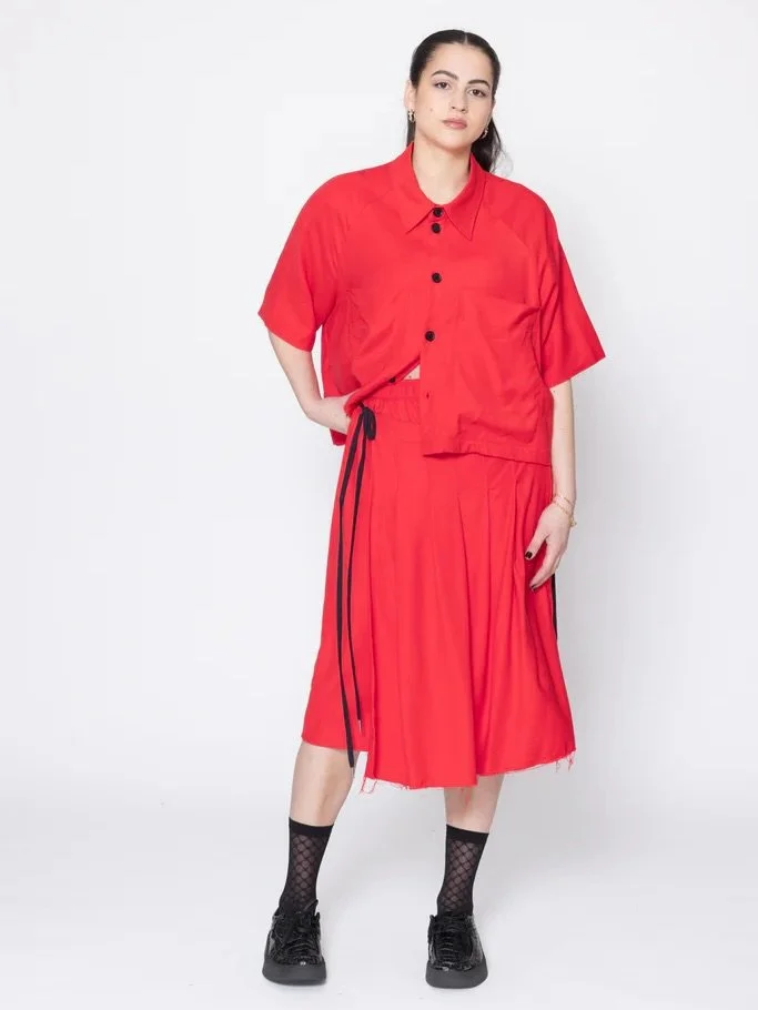 Who doesn&rsquo;t love a sale? 🛍️ 
Our favourite sale pieces from some of our 2025 iD Dunedin designers! Which one&rsquo;s your favourite?

1. @companyofstrangers
Skirt: $455 &rarr; $315
Shirt: $475 &rarr; $330

2. @nom_d 
Dress: $565 &rarr; $400

3