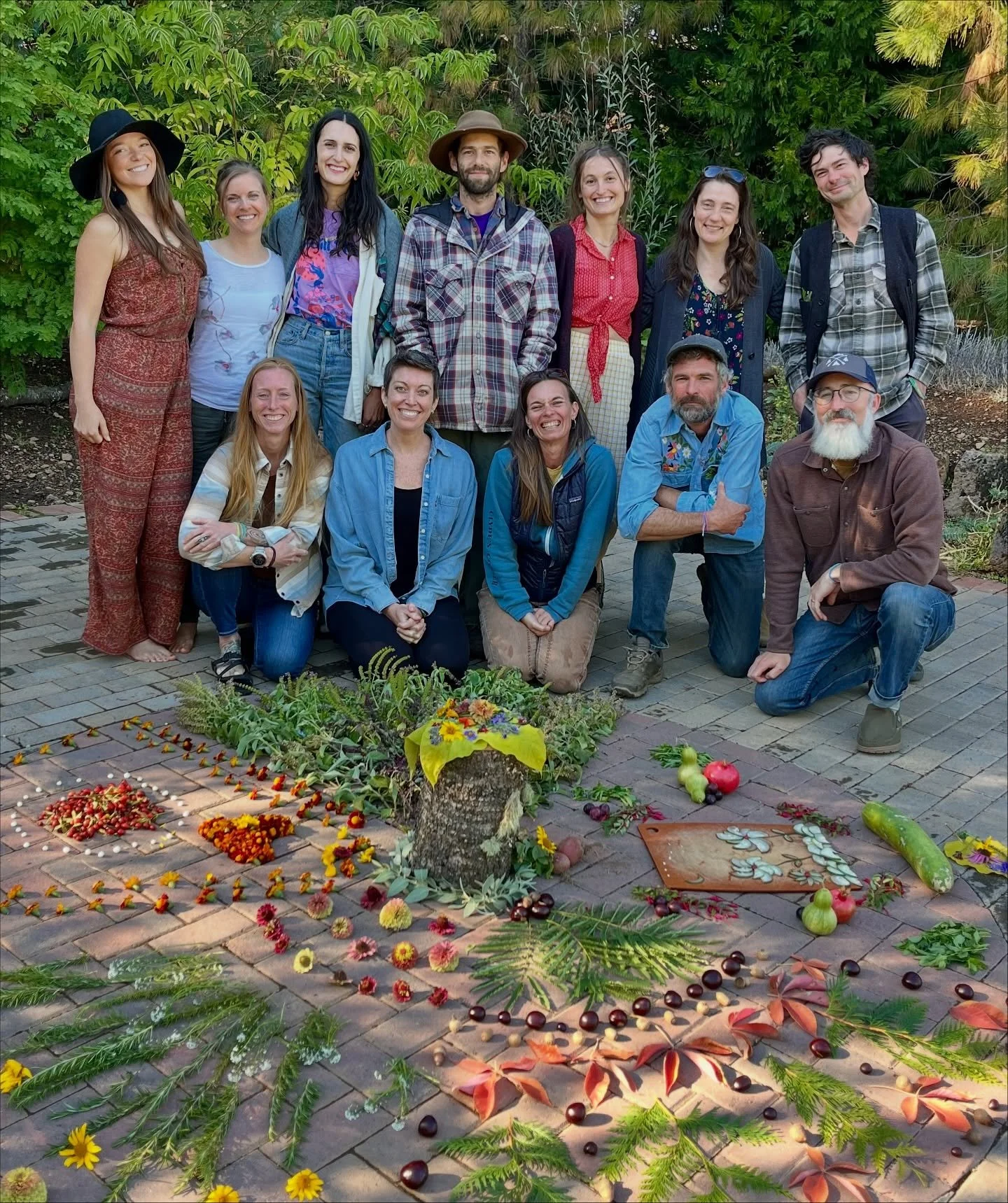 10 weeks of harvesting at Banyan Farm with the Living Ayurveda Internship 🌱
Nightly teas from the garden 🫖
Tinctures 🧪
Abundant meals 🥧
🙏 satisfied and nourished 
A somewhat complete list of things I was able to harvest 🫠
-jalapeños