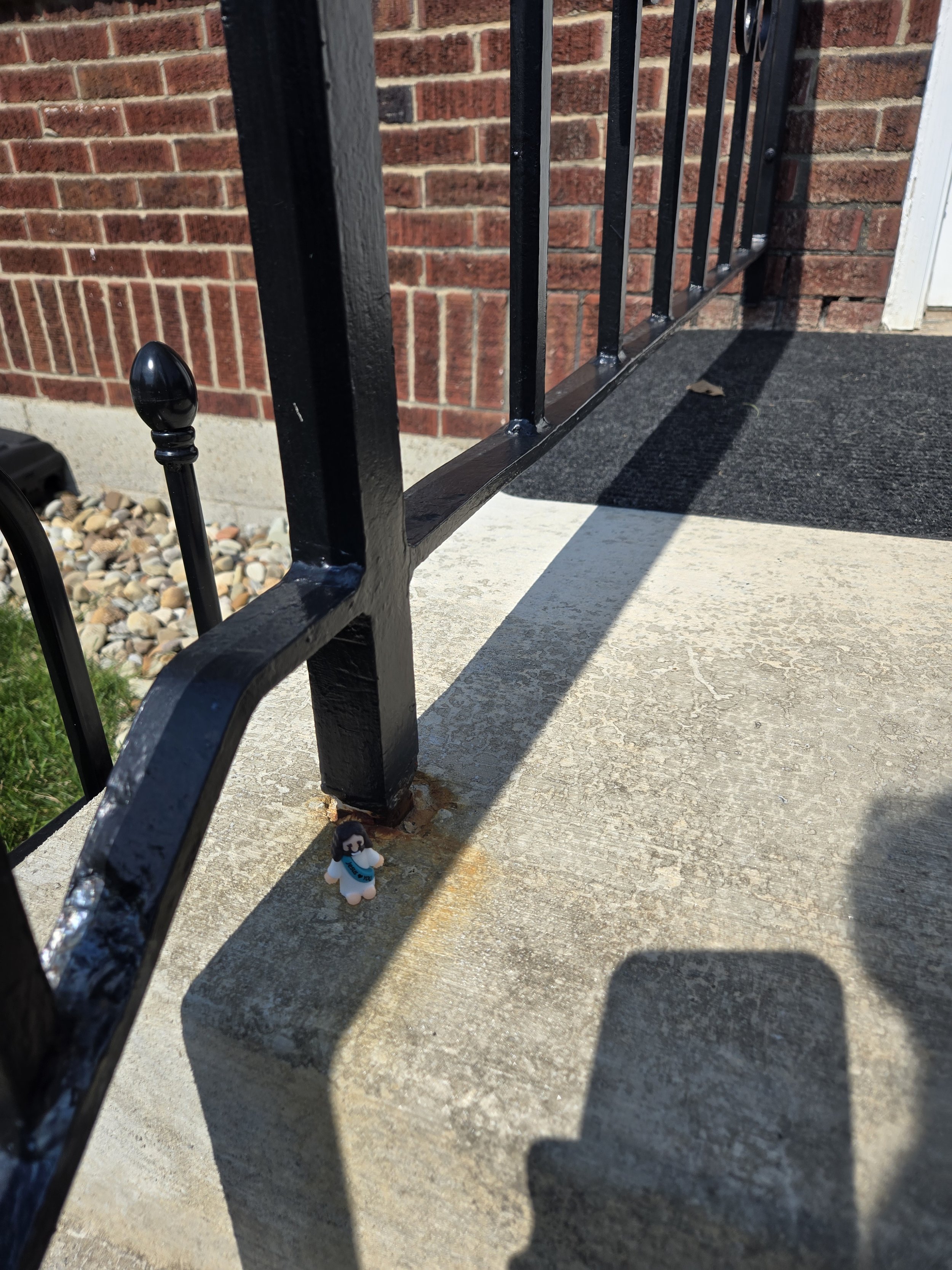 Mini Jesus in Mars (chiropractor office).jpg