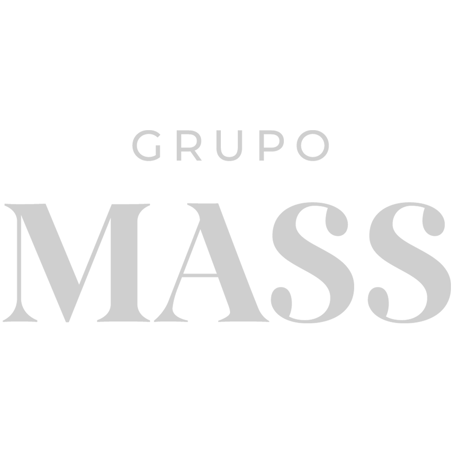 Logotipo del Grupo Mass en colores gris y negro.