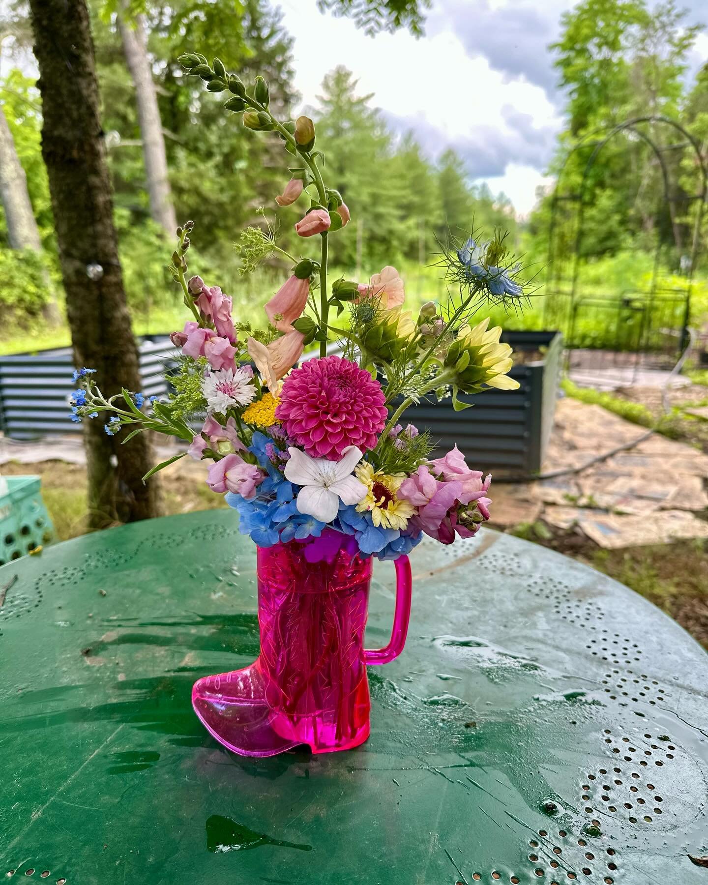 Hold on to your hats, y&rsquo;all &mdash; this is not your average bouquet. This is a birthday party in bloom! 💐👢

To celebrate turning 33, I created something bold, beautiful, and full of heart &mdash; just like this wild ride of flower farming. &