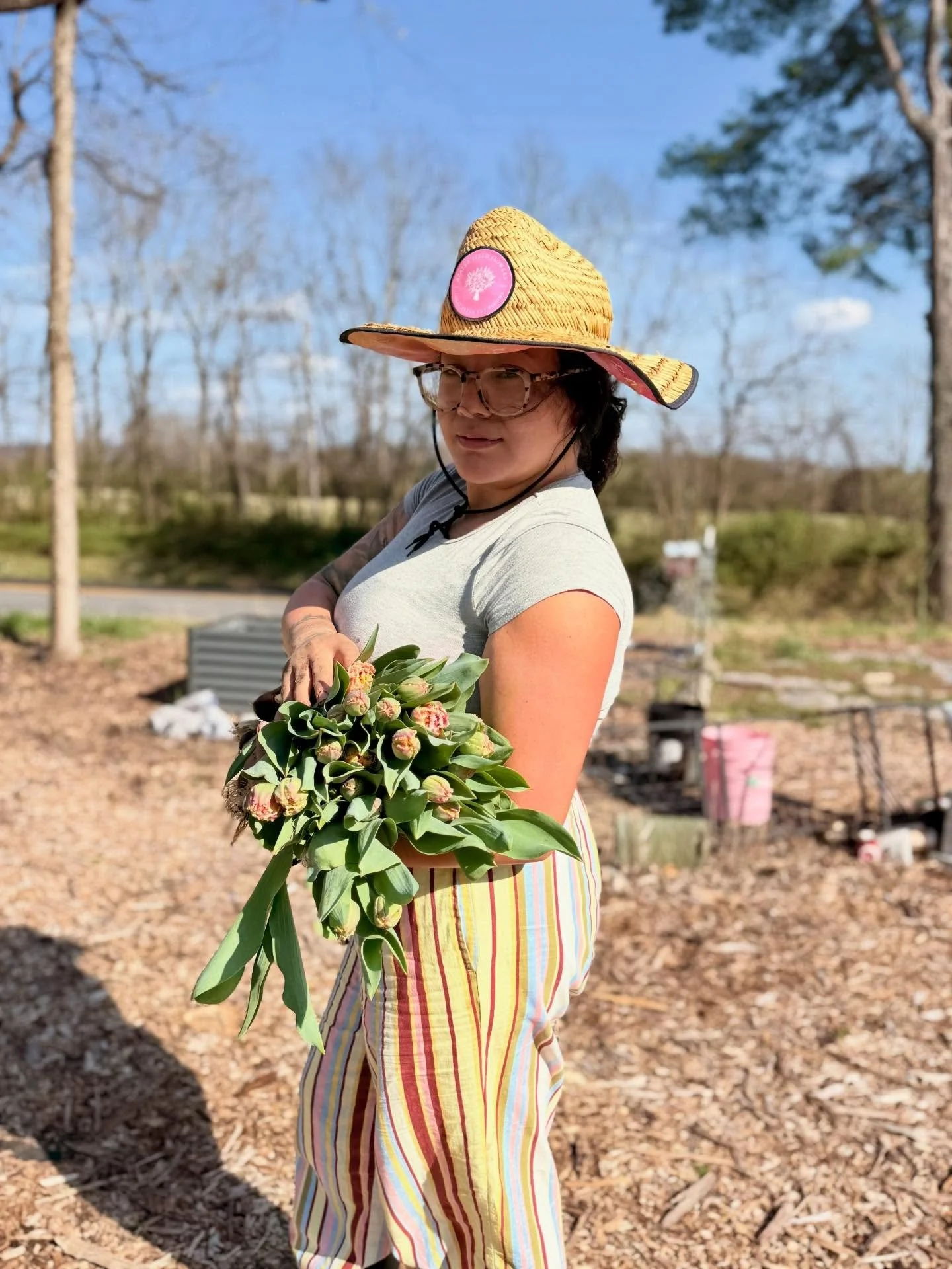 🌷 CSA UPDATE &mdash; THE TULIPS ARE HERE 🌷

This is today&rsquo;s harvest&hellip; and I&rsquo;ll be out here cutting all week 🫶🏼
I&rsquo;m not even gonna lie &mdash; I am so proud of myself.

These tulips were planted in the cold, protected all w