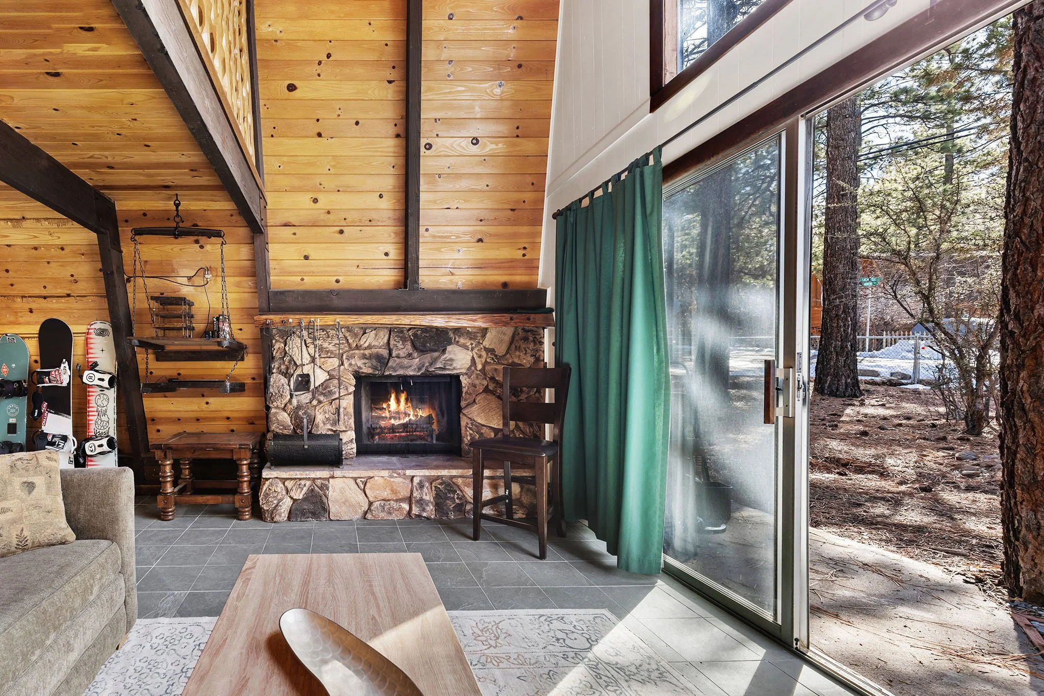 Big-Bear-Lake-Cabin-Kitchen-Real-Estate-Photography-MLS-Ready.jpg