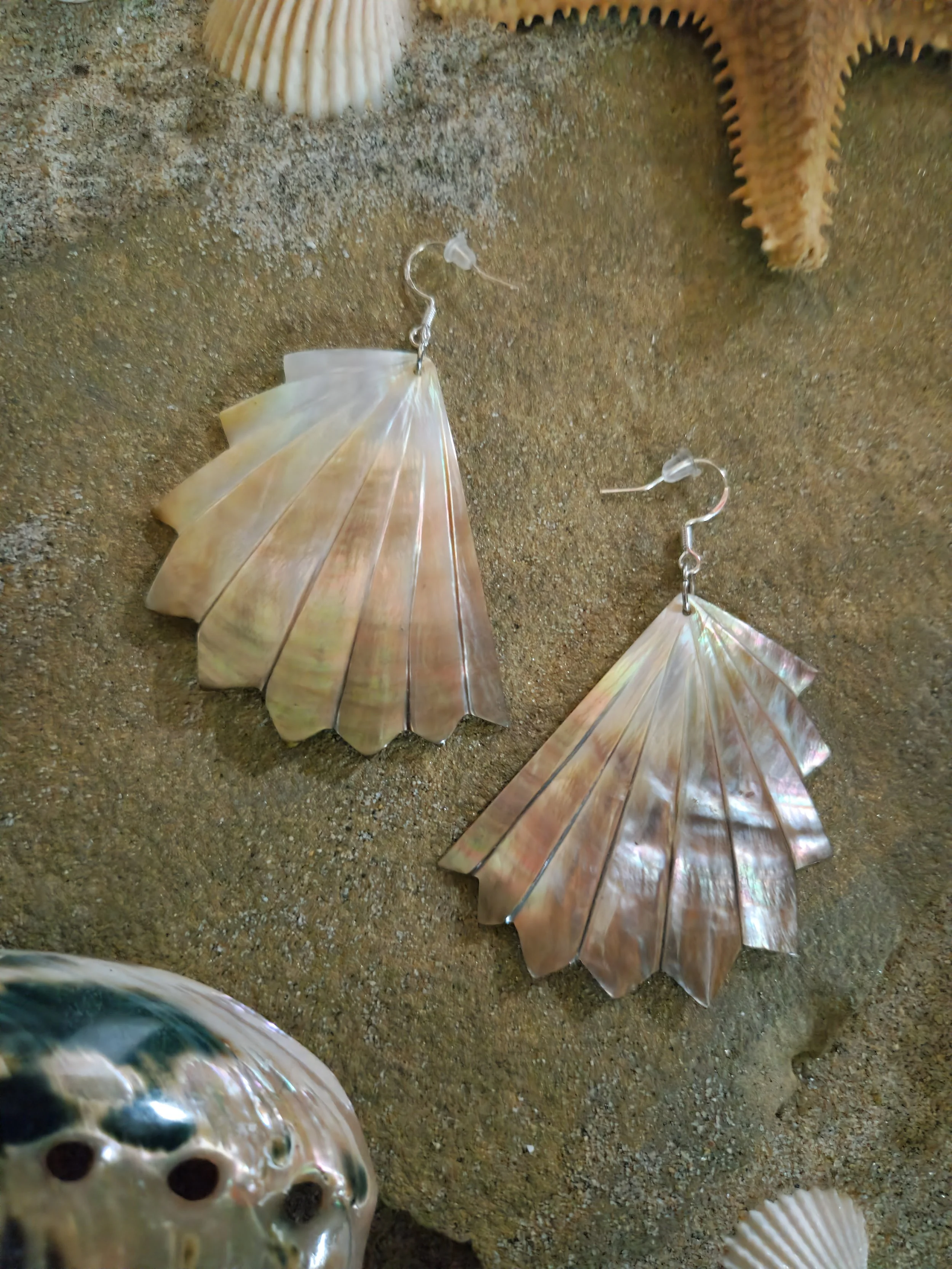 Black Pearl Shell Fan Earrings