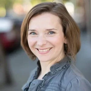 Lindsay Welliver as Polonius