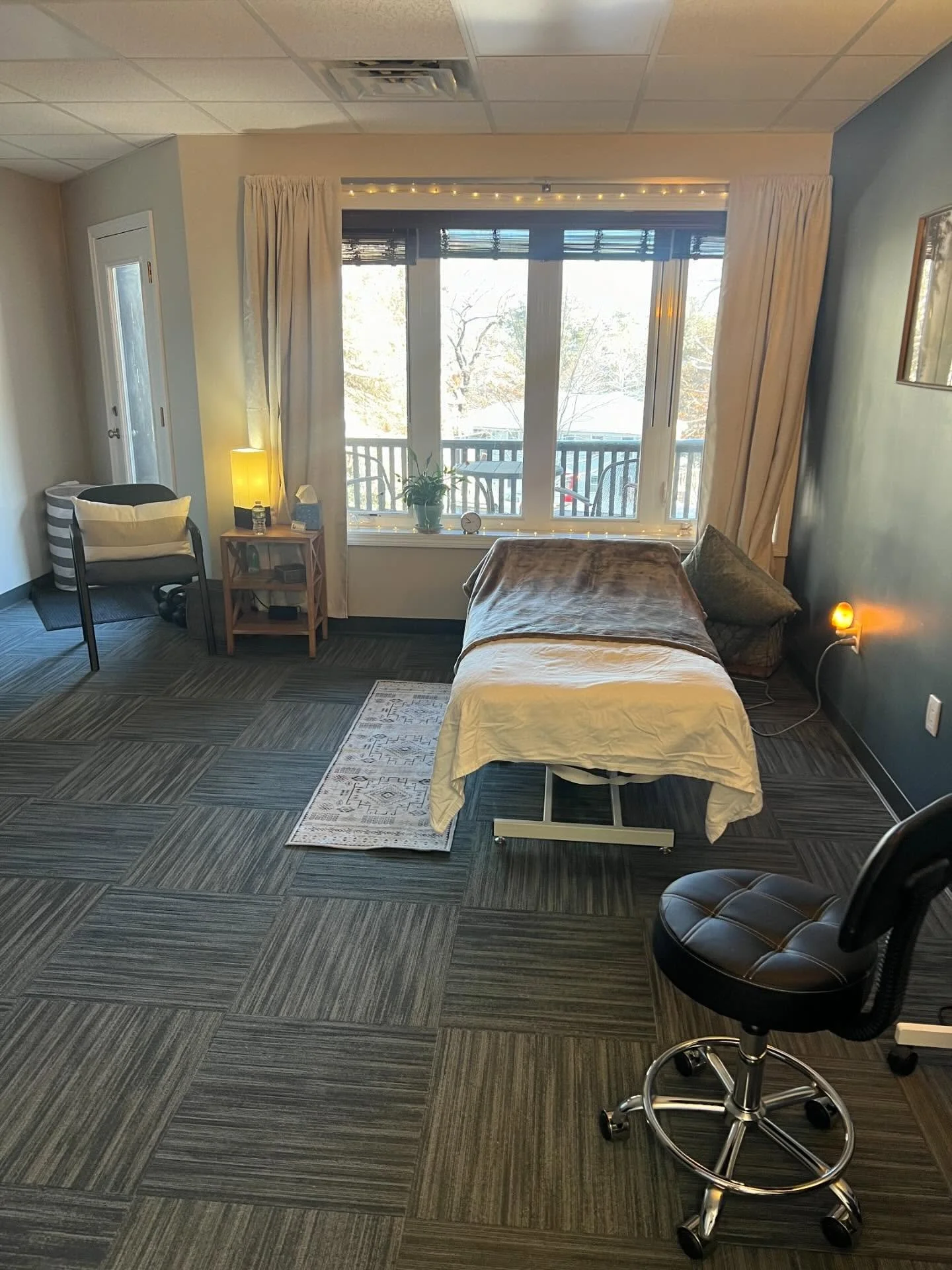 It may be oh so cold out there, but it&rsquo;s so cozy in here. 

This space is finally coming together as I settle in, and I&rsquo;m thrilled to share it with you.

✨ Community Night
🗓 January 14th
🕕 6:00 PM

💗 Sacred Circle for Sharing &amp; Sup