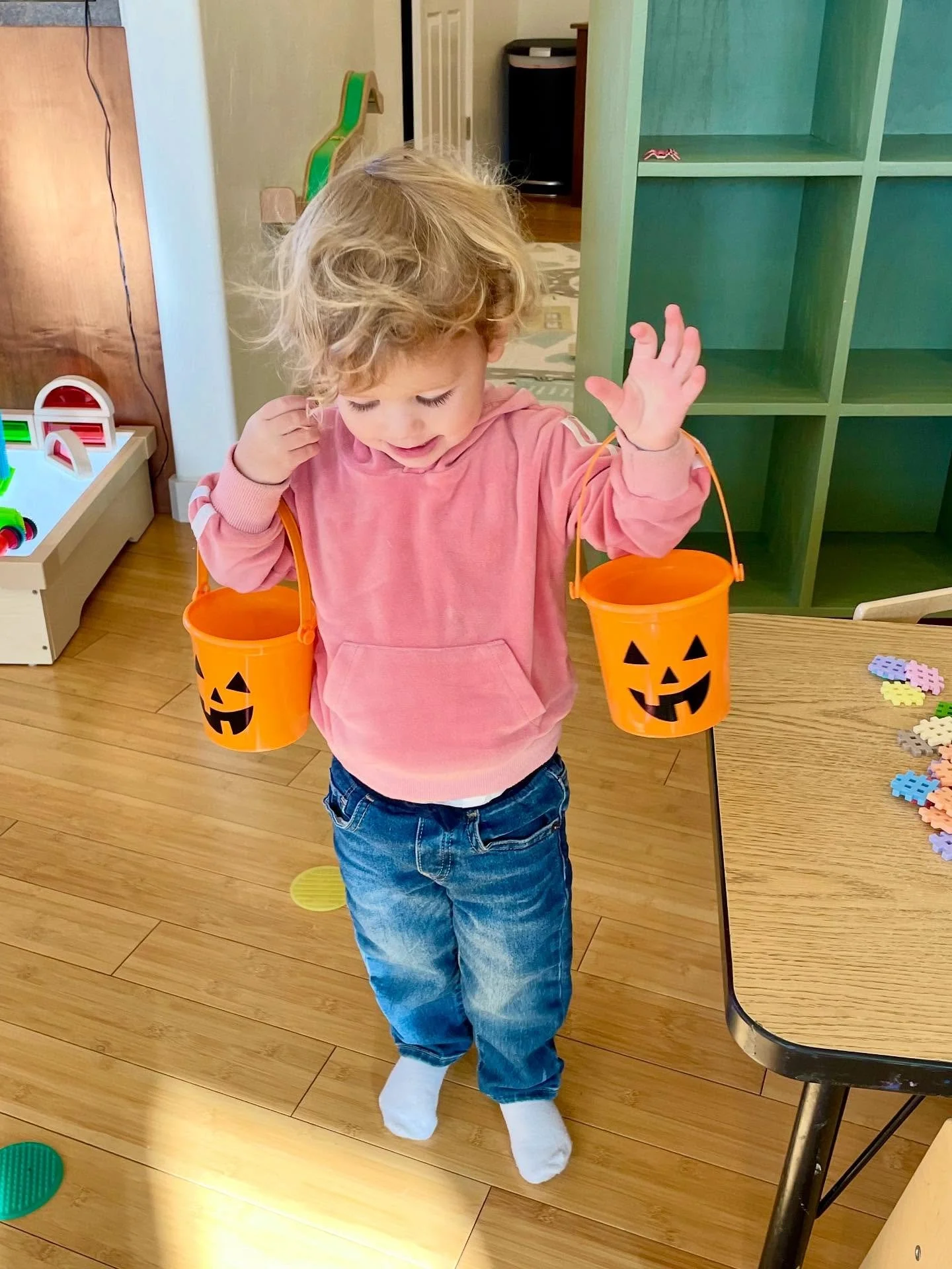 Our pumpkins and spiders are hiding&hellip; but this little sweetie found them all! 🎃🕷️
Come explore the playhouse tomorrow and Saturday for a magical scavenger hunt full of giggles, surprises, and Halloween fun. ✨💛