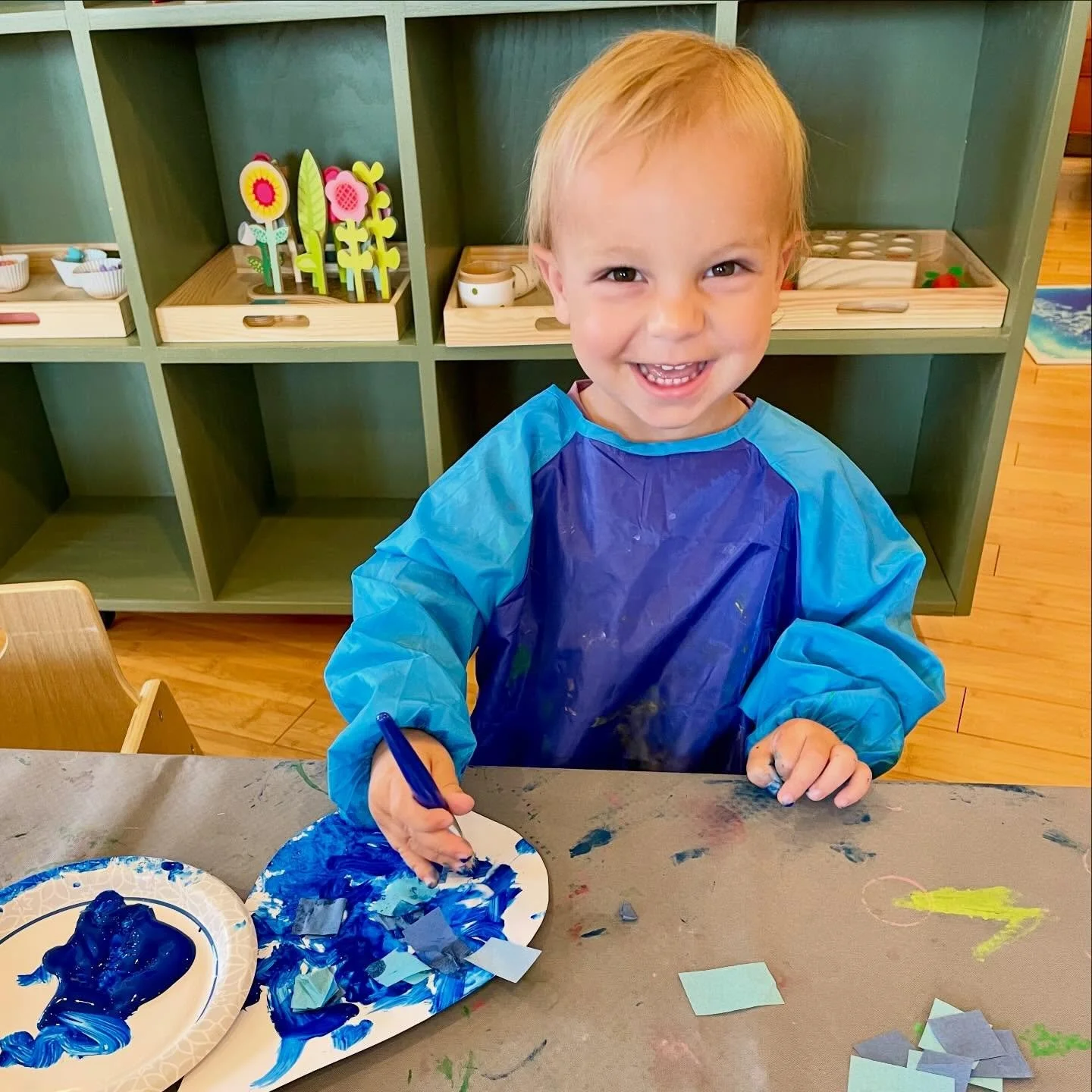 April showers, little hands, and lots of creativity 💧✨
Drip drop, big smiles and big raindrops 💙