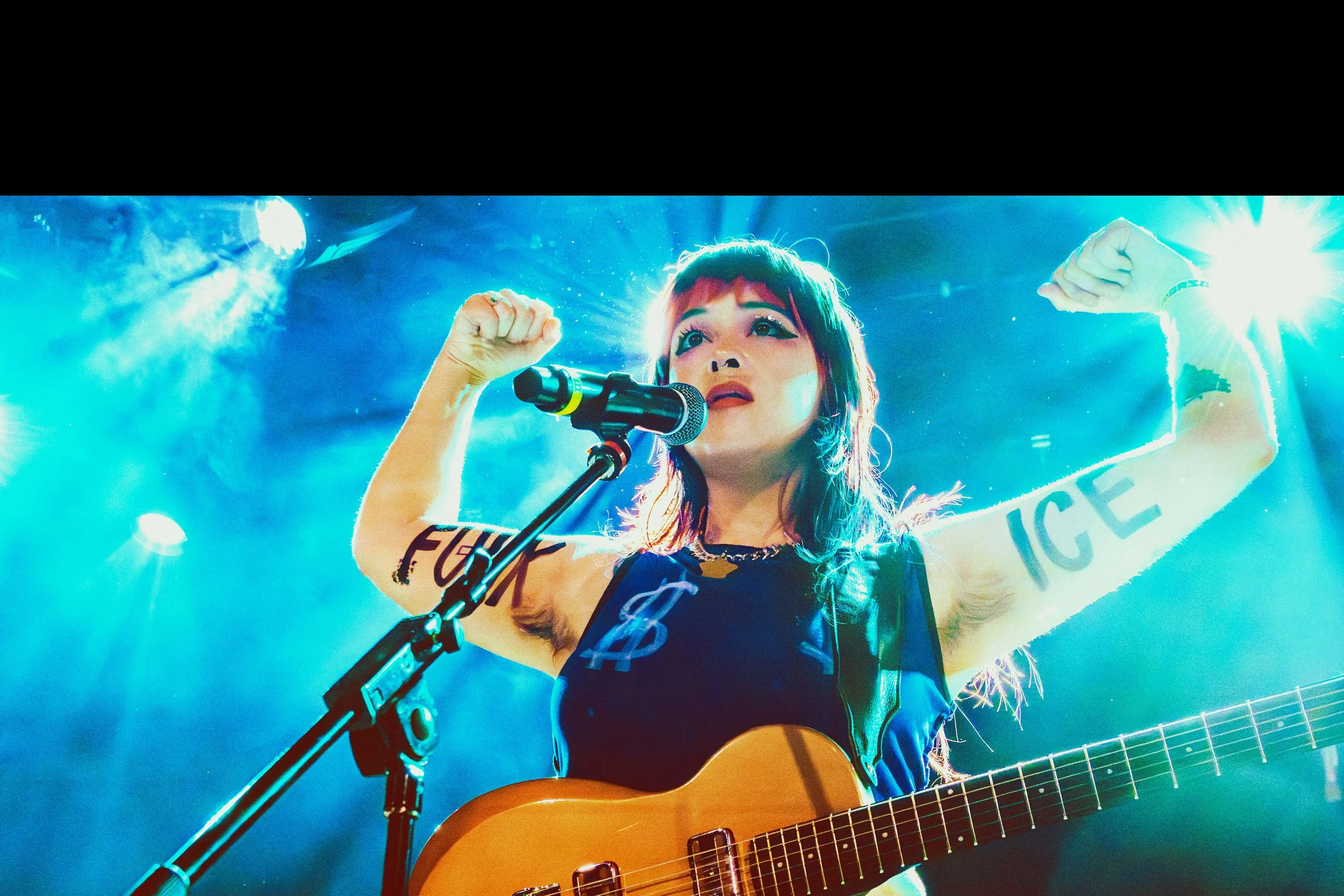 LIVE MUSIC