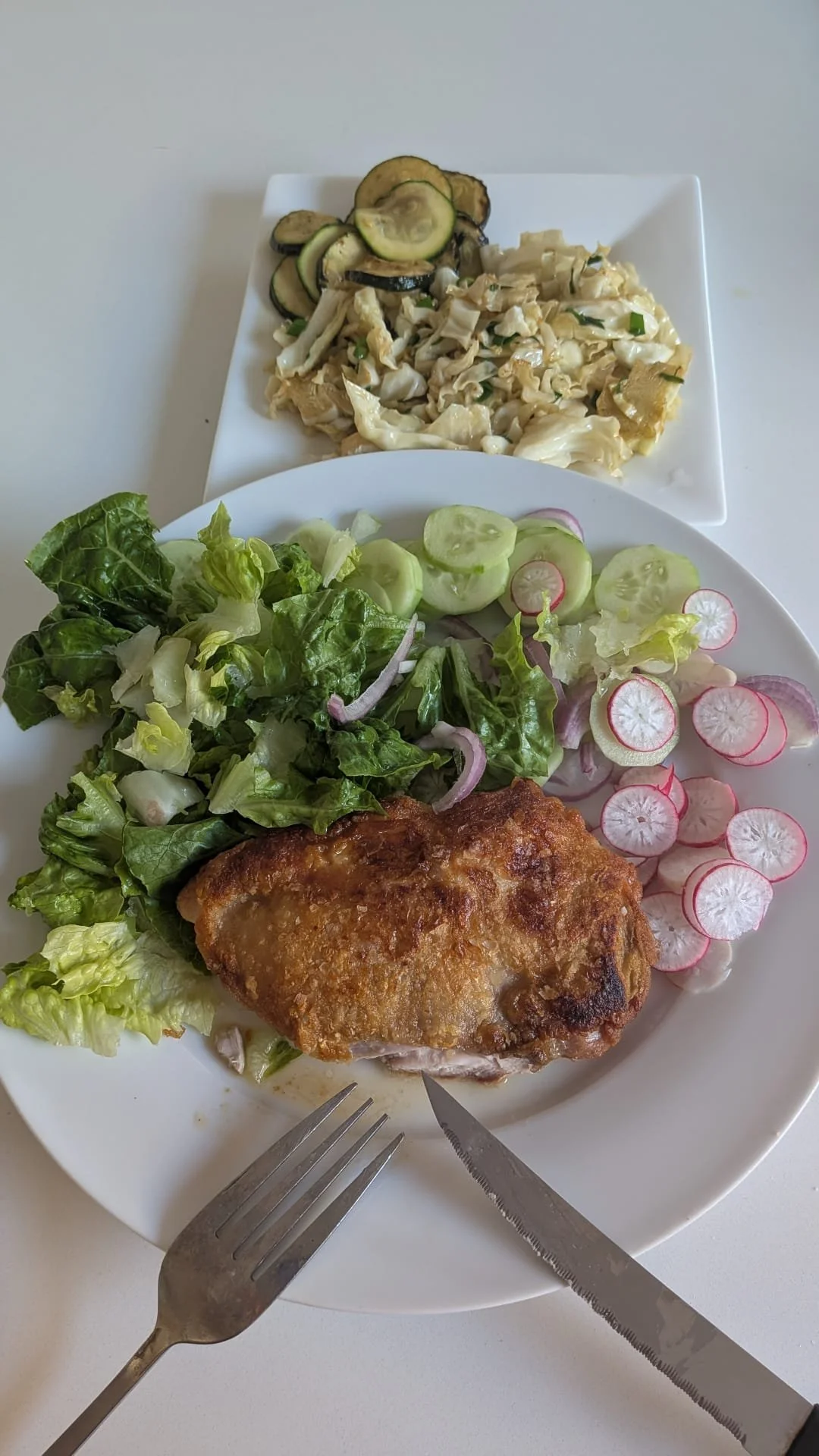 Chicken w salad / veg