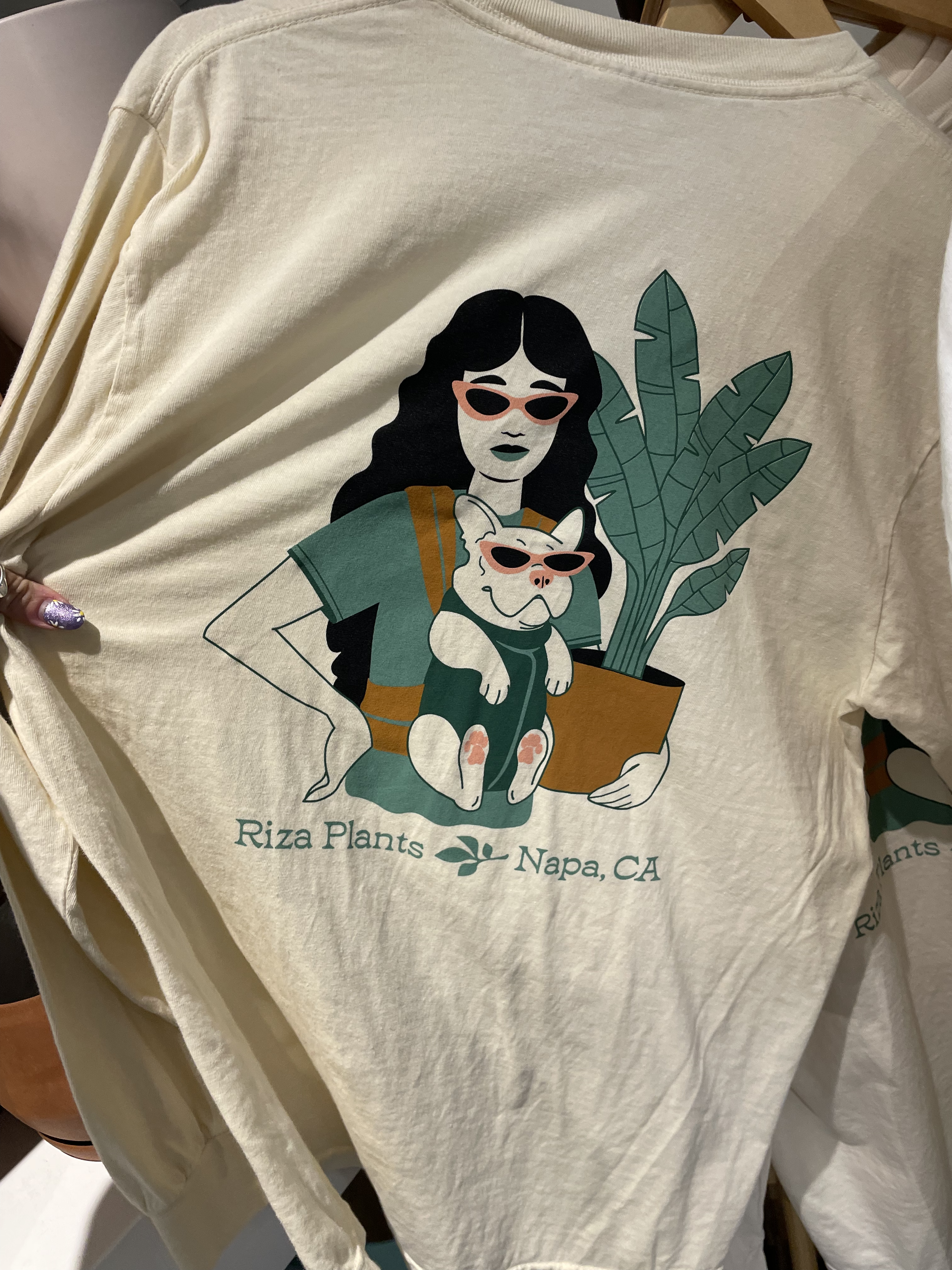 riza_merch_cream.png