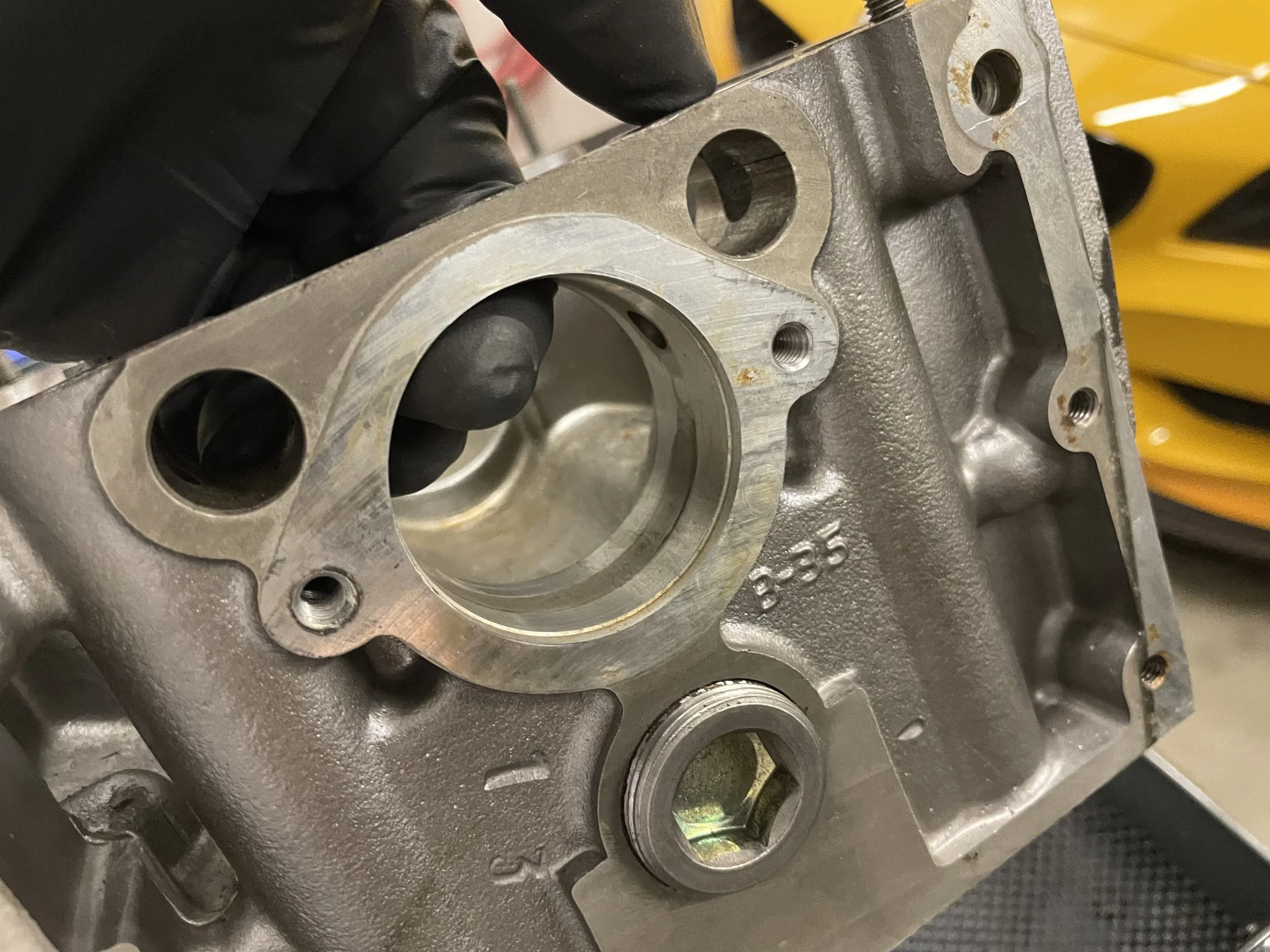 M30 B35 Cylinder Head 1708843