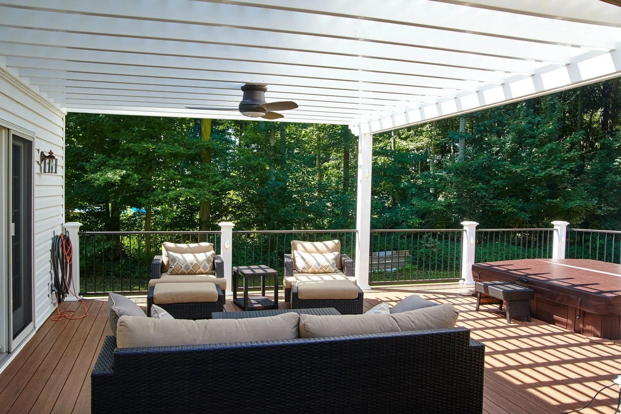 7 Reasons to Upgrade to a Composite Deck in Des&nbsp;Moines