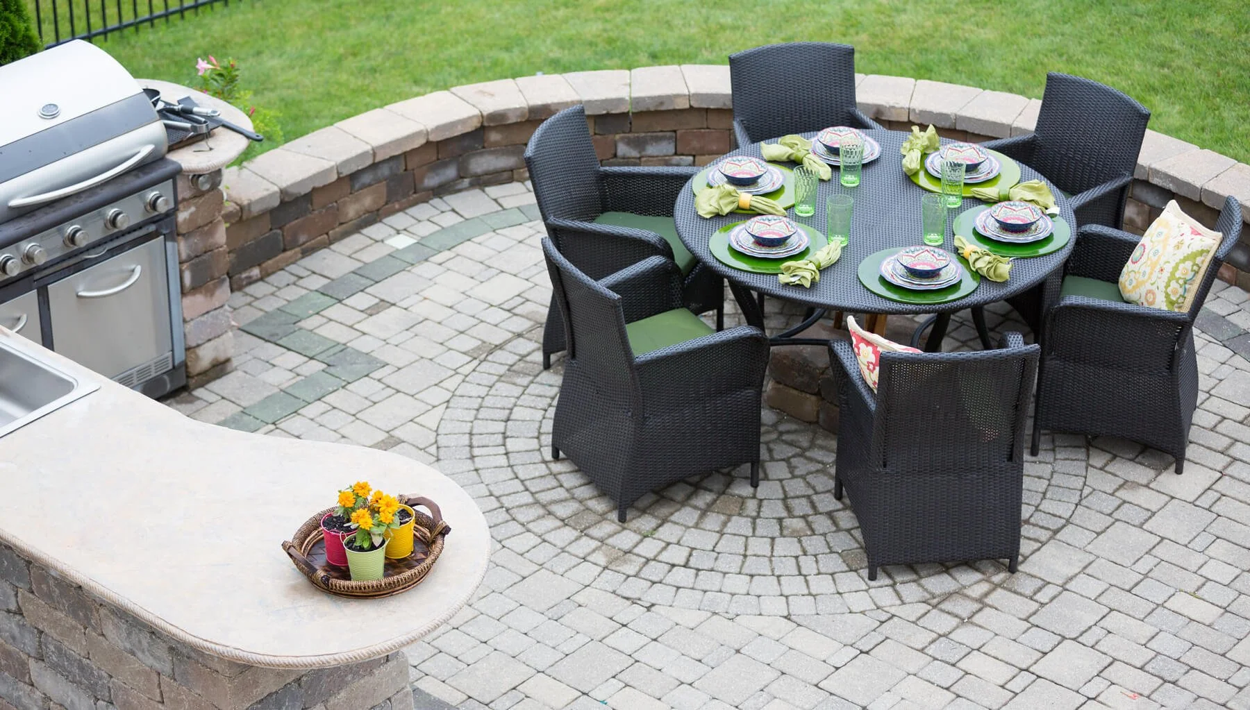 Creating the Perfect Outdoor Living Space in Urbandale