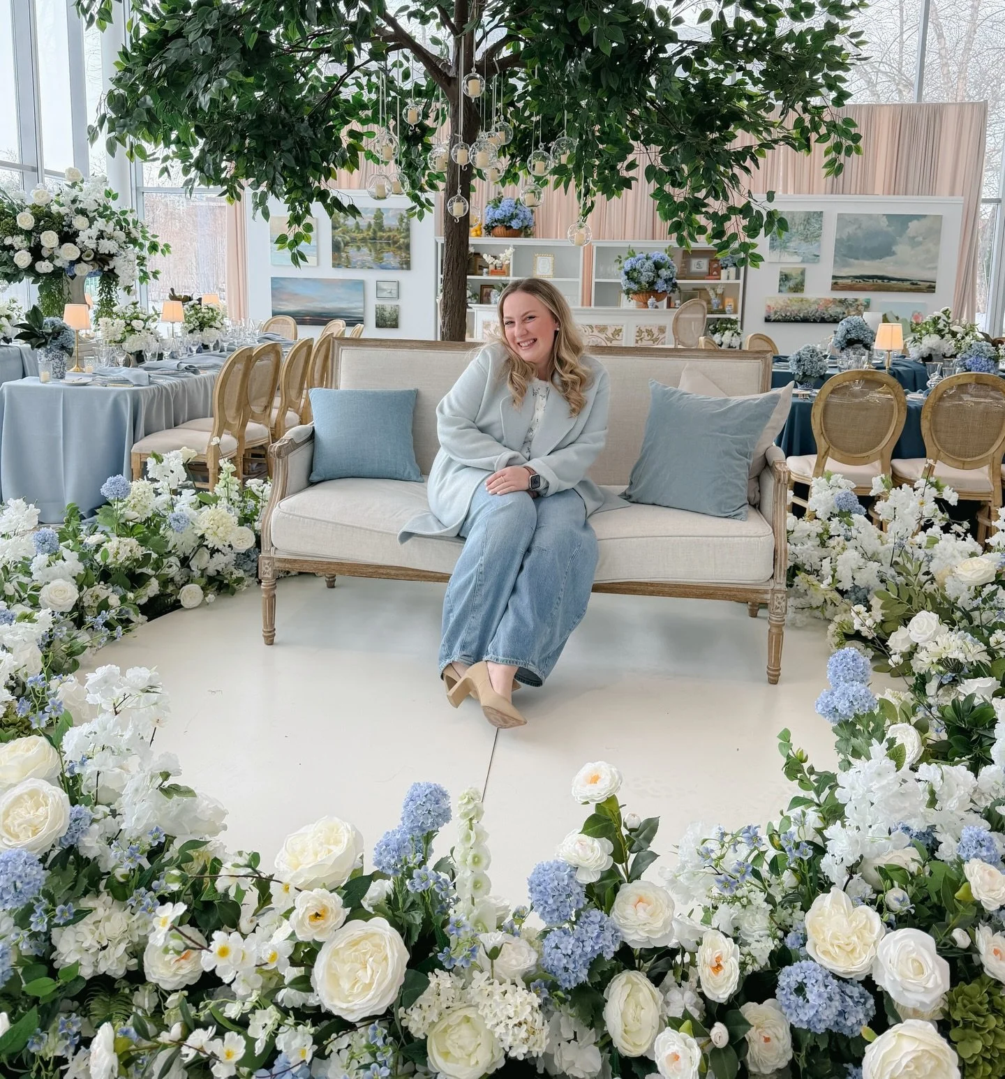 MTV, welcome to my crib!!
Except it&rsquo;s actually me, surrounded by dreamy florals at the most perfect editorial shoot, and mentally preparing for another amazing wedding season 🌼

Spring weddings are officially defrosting, the Pinterest boards a