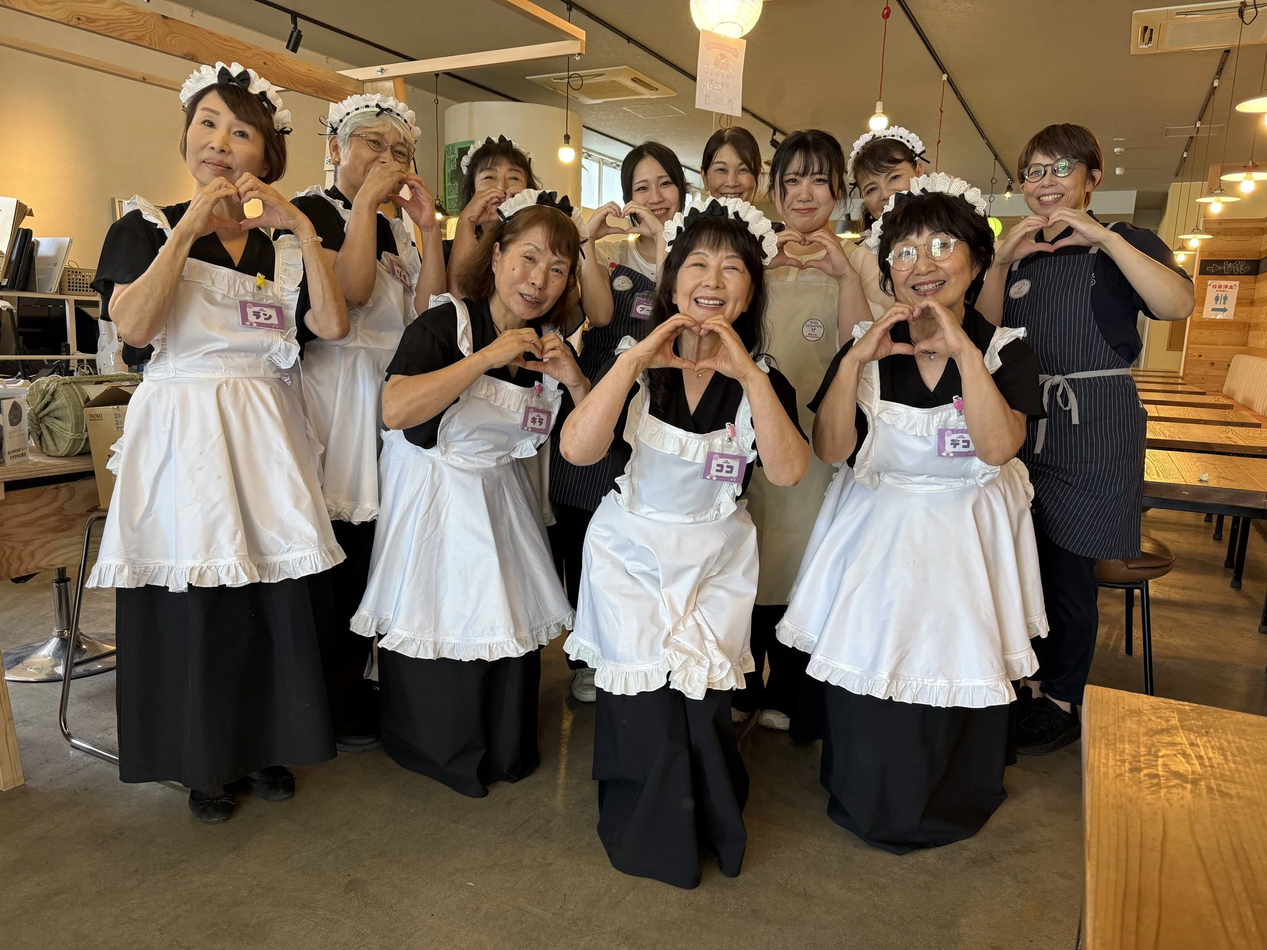 【お知らせ】BABA白書に新しい取材記事を公開しました。「シニアメイドの“喪え喪えキュン”と “かわいい”が合言葉　多世代が集う冥土喫茶しゃんぐりら」