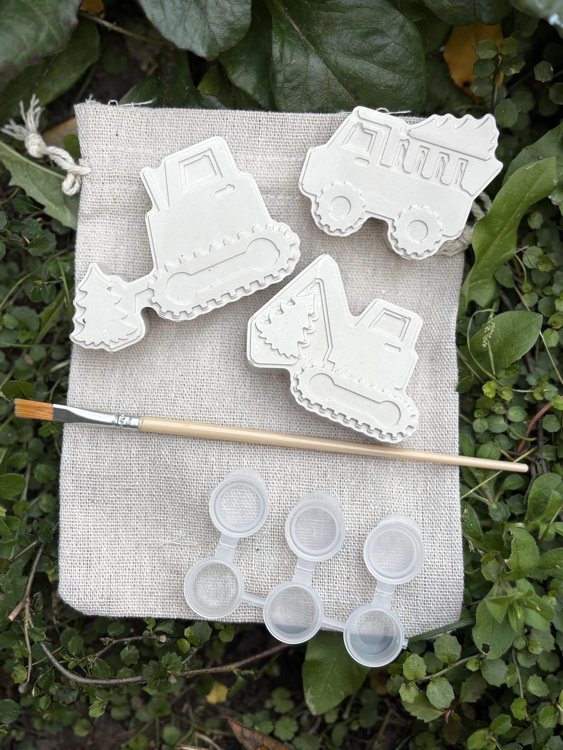 Paint Your Own Diggers Kit