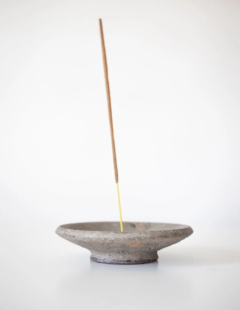 Pedestal incense burner