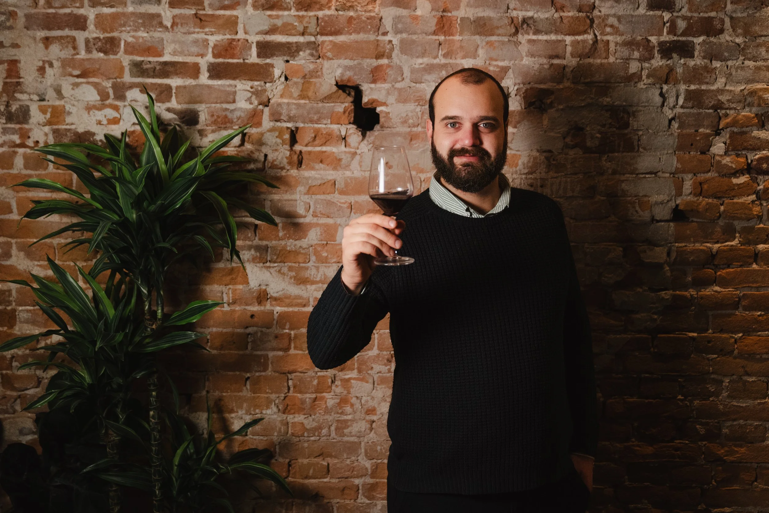 Jocopo Gallori holding a red wine glass