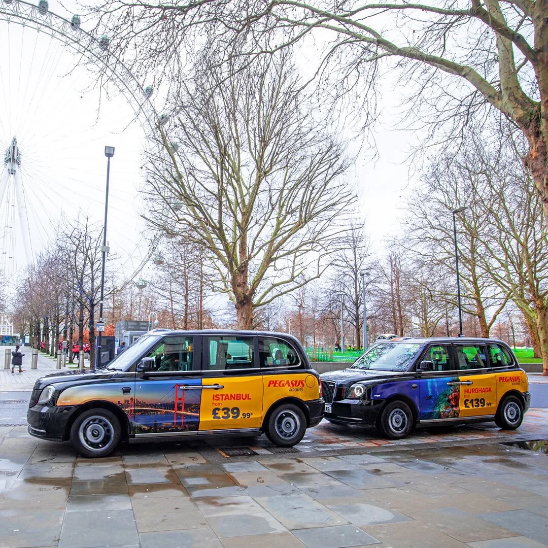 Capturing the attention of an audience looking for their next sunny adventure is easy when you trust Taxis. They enjoy plenty of exposure in the central locations that travel operators like @pegasusairlines know and love.