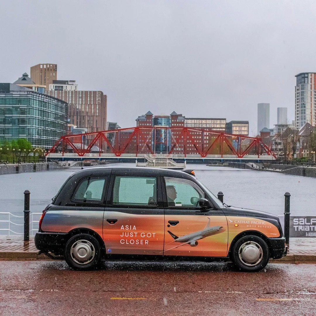 How can airlines bring desirable travel locations closer? Well, they can be like @cathaypacific and use a captivating format like Taxi Advertising