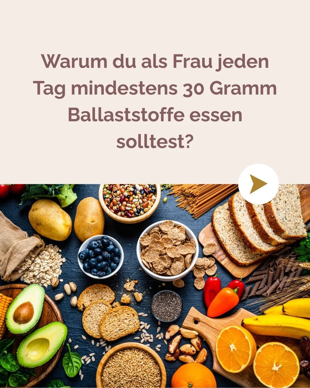 Die meisten Frauen denken bei Ballaststoffen an: Verdauung.
Aber wusstest du, dass sie auch deine Hormone, deinen Zyklus und dein Energielevel beeinflussen k&ouml;nnen?

Trotzdem erreichen &uuml;ber 80 % der Frauen nicht die empfohlene Menge &ndash; 